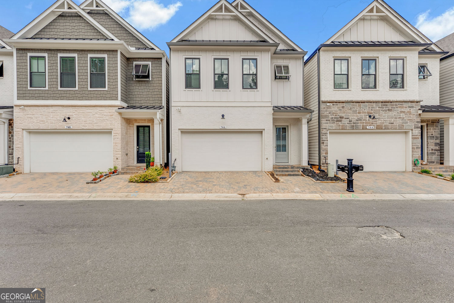 746 Stickley Oak Way Property Photo 1