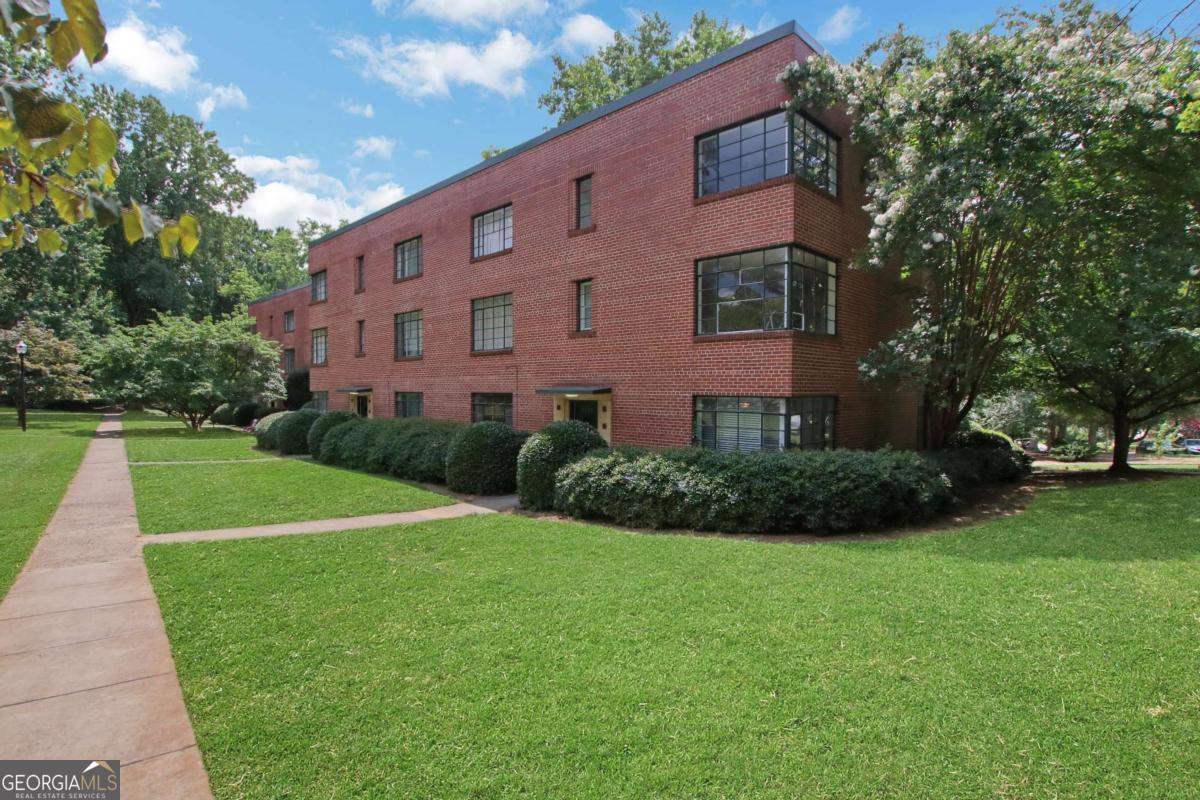 1174 Briarcliff Road Ne # 1 Property Photo 1