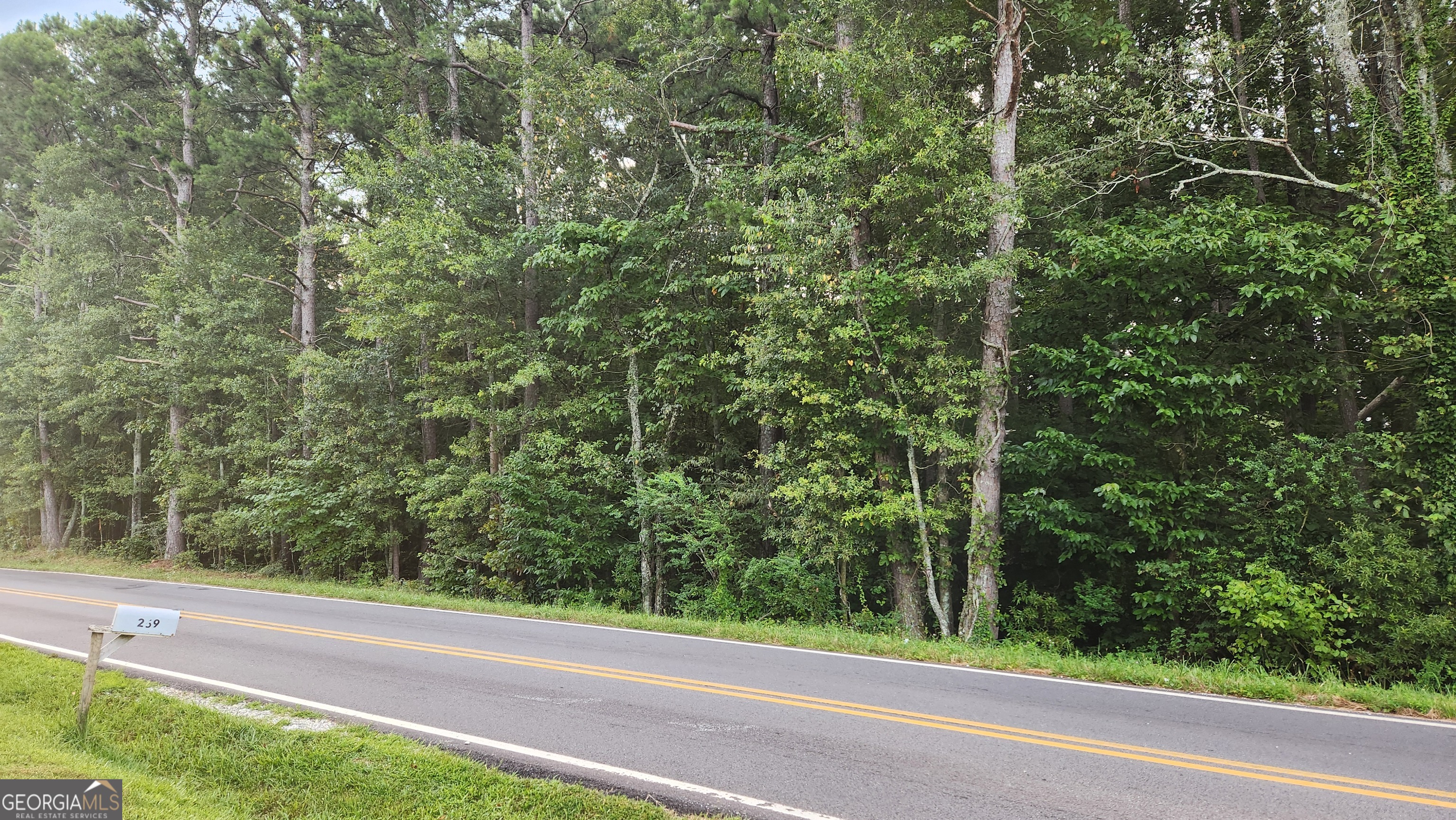 - Railroad Avenue Property Photo 1