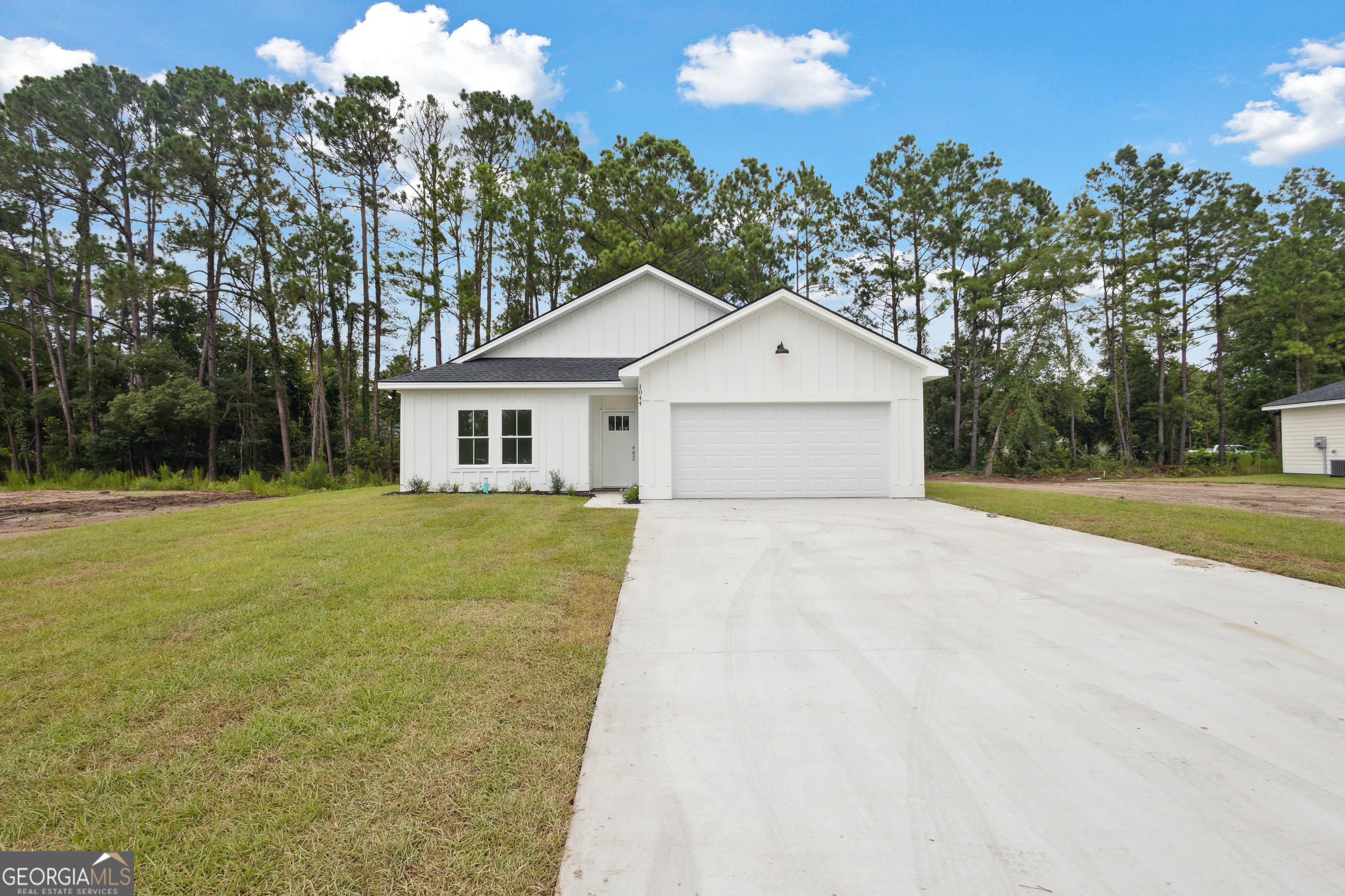 1044 Cottage Way Property Photo 1