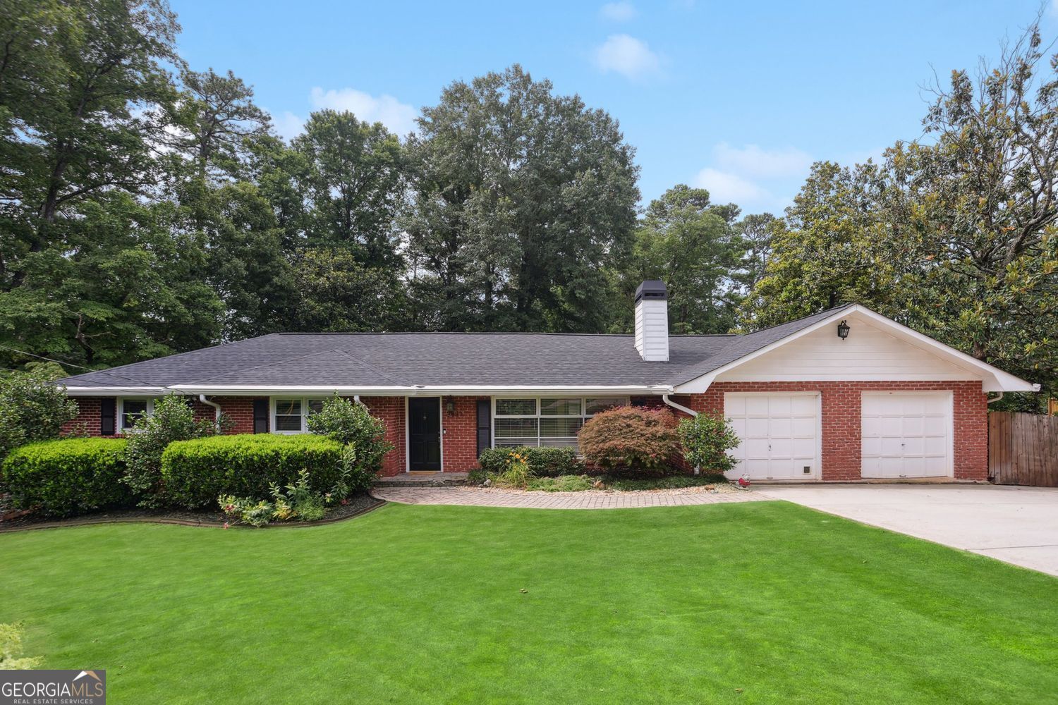 3871 Hillcrest Drive Se Property Photo 1
