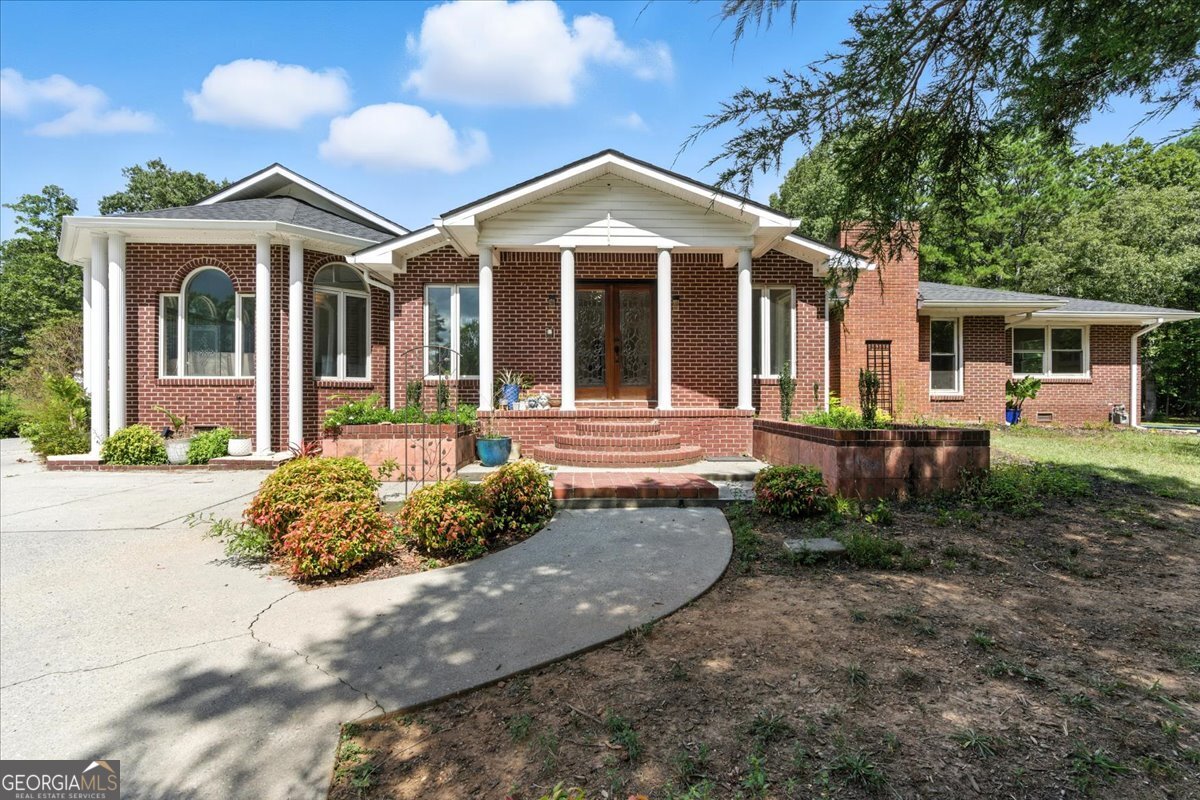 134 Salem Drive Nw Property Photo 1