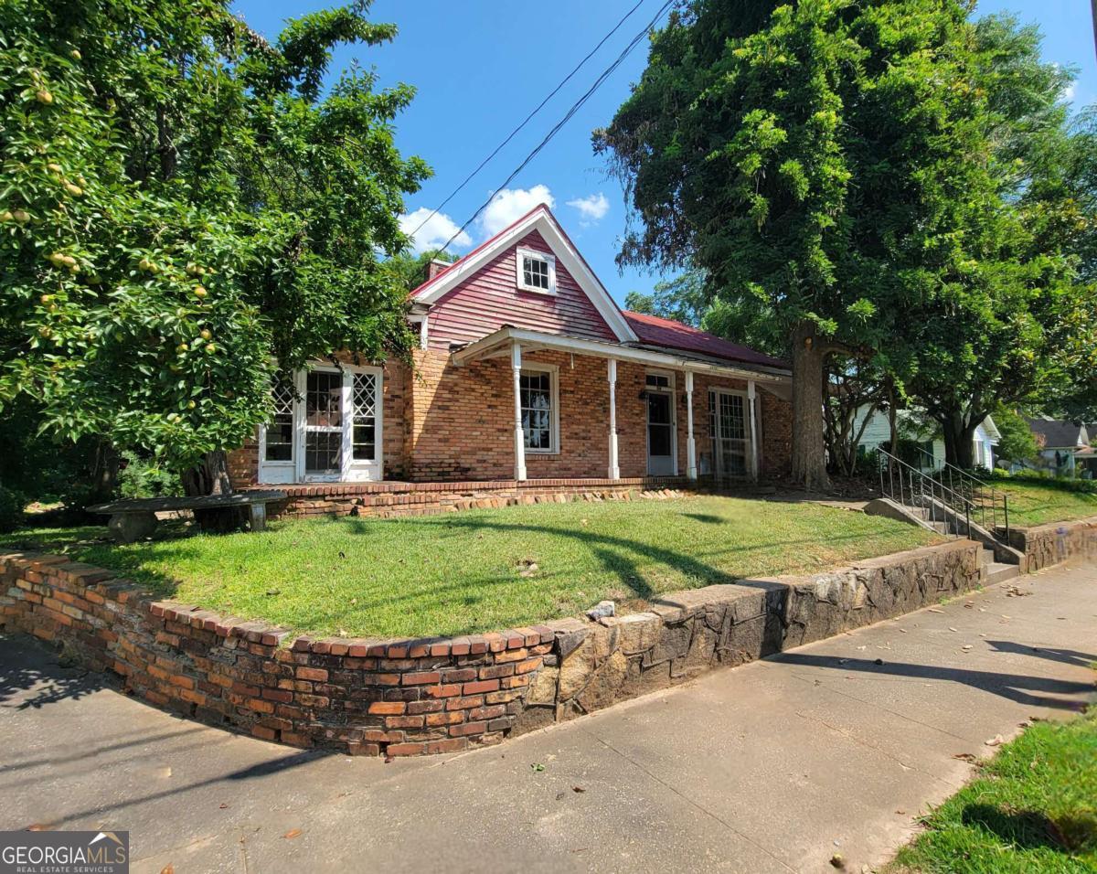 346 Oliver Street Property Photo 2