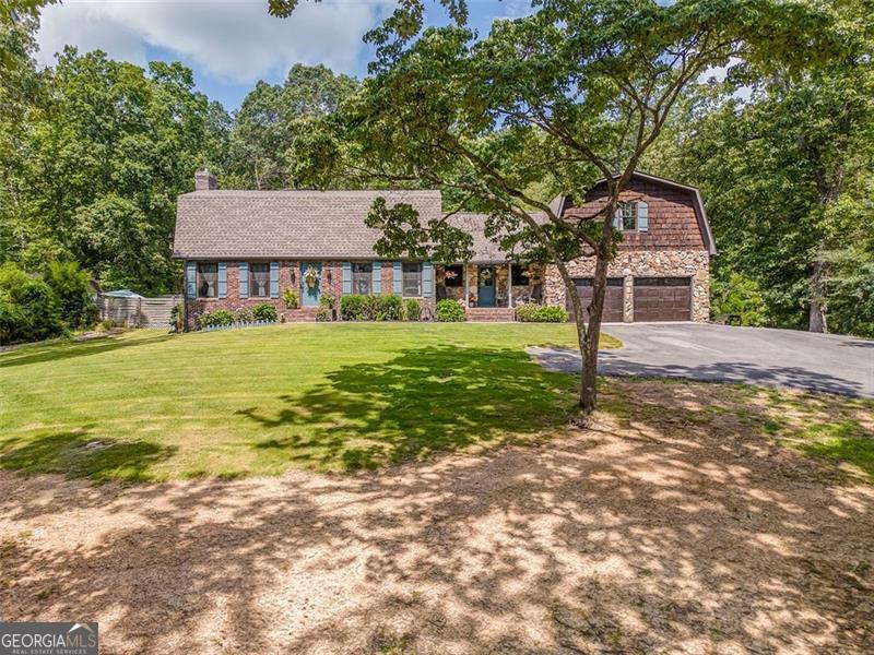 400 Race Horse Property Photo 1