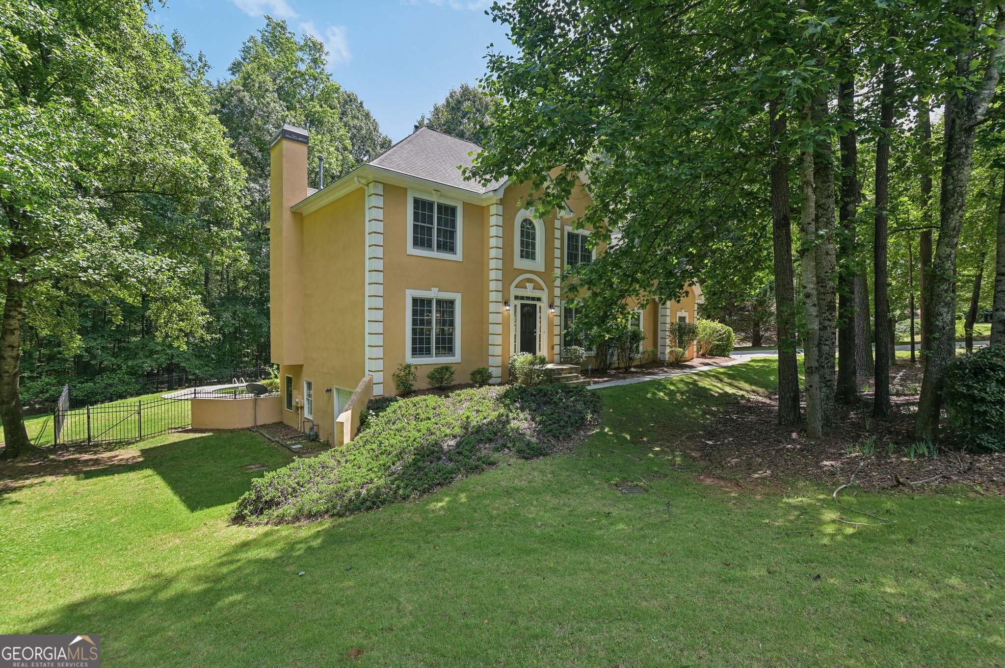 1112 Montclair Drive Property Photo 1