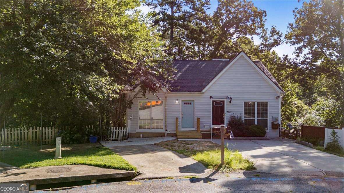 5027 David Place Se Property Photo 1