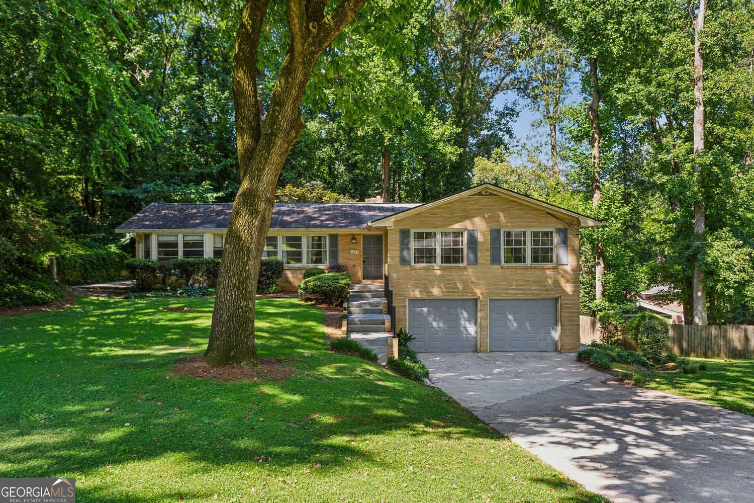 3202 N Embry Circle Property Photo 1