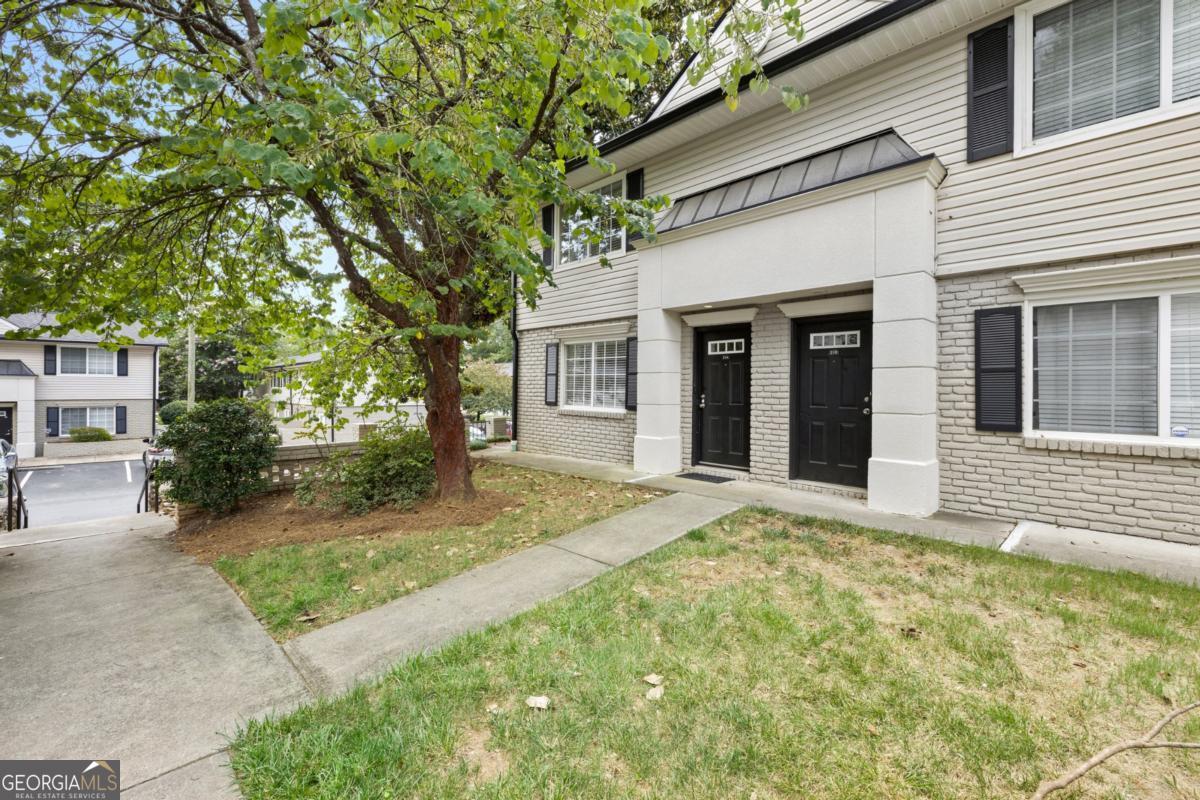 6940 Roswell Road # 21a Property Photo 1