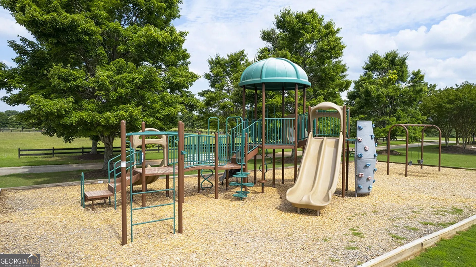 1011 Boxwood Place Property Photo 8