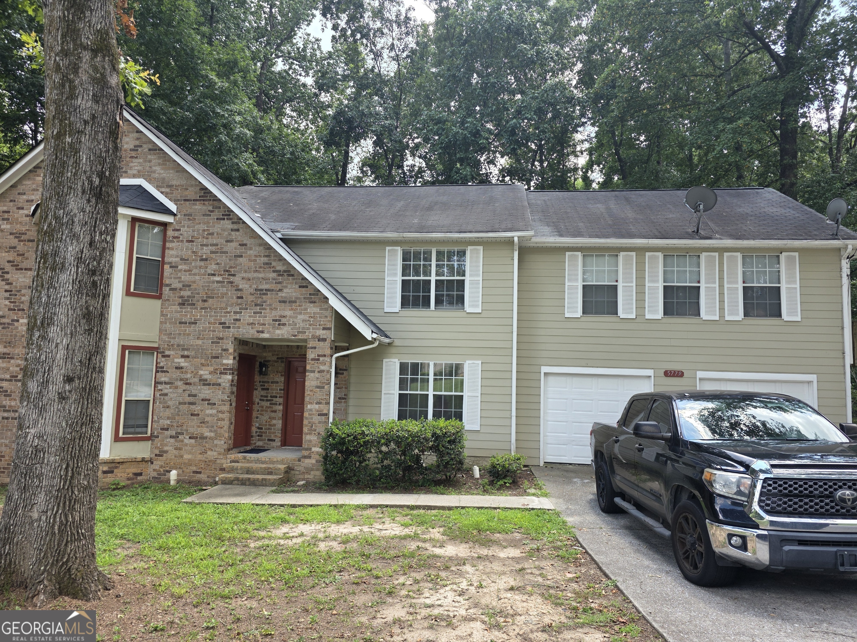 5779 North Castlegate Road # B Property Photo 1