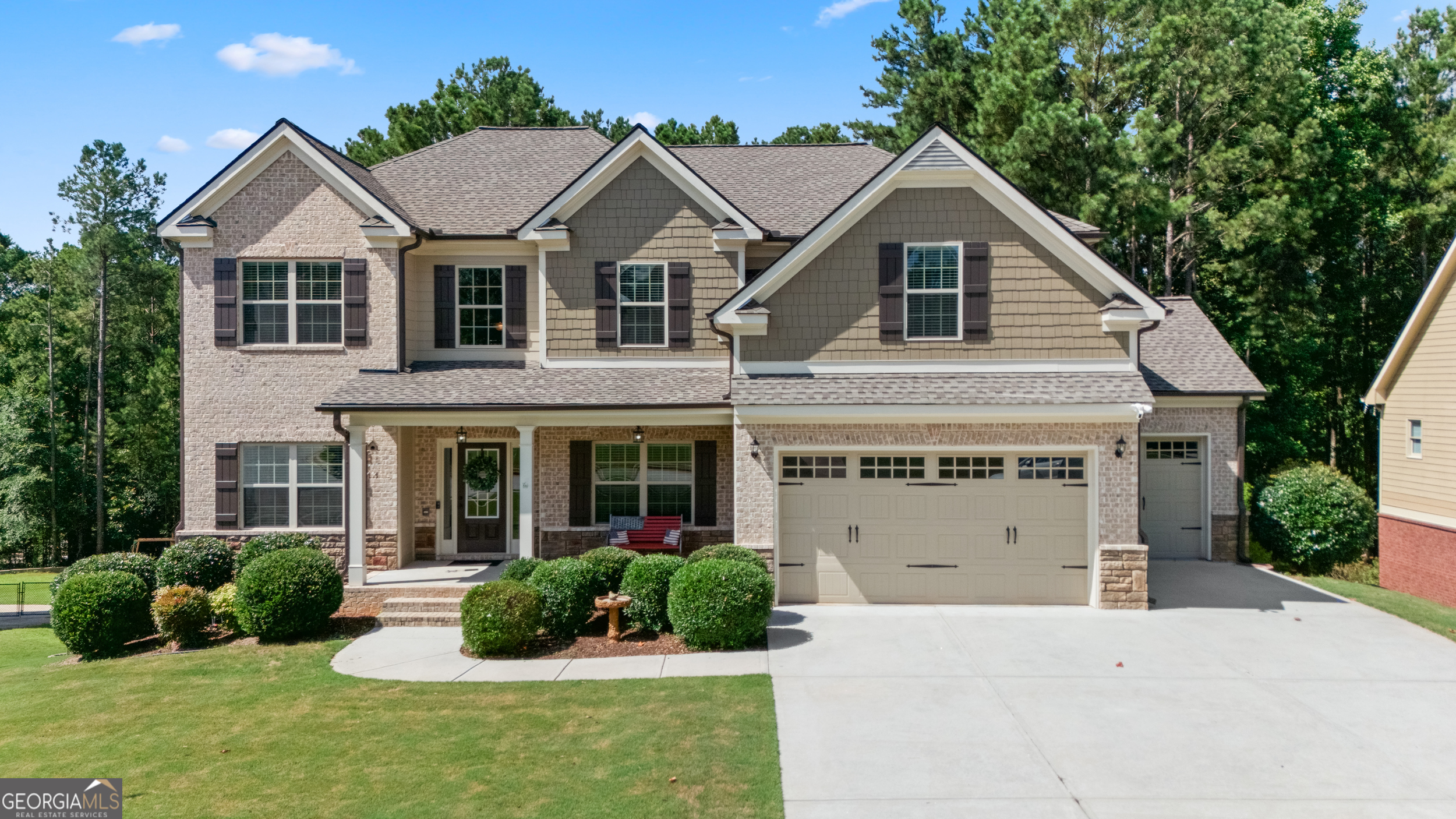 1050 Silver Thorne Drive Property Photo 1