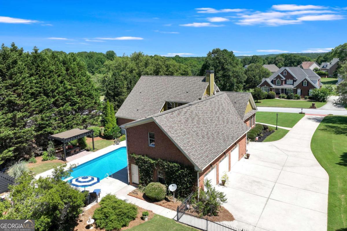 1885 Silver Oak Drive Property Photo 3
