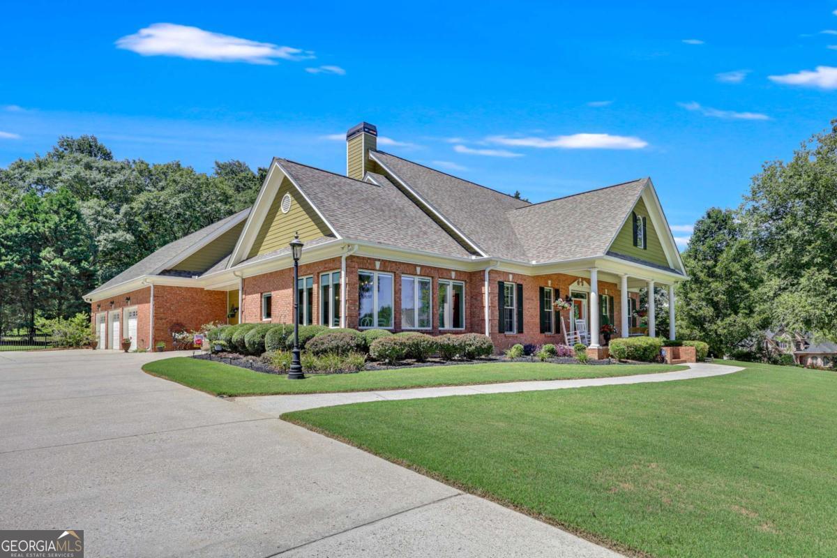 1885 Silver Oak Drive Property Photo 4