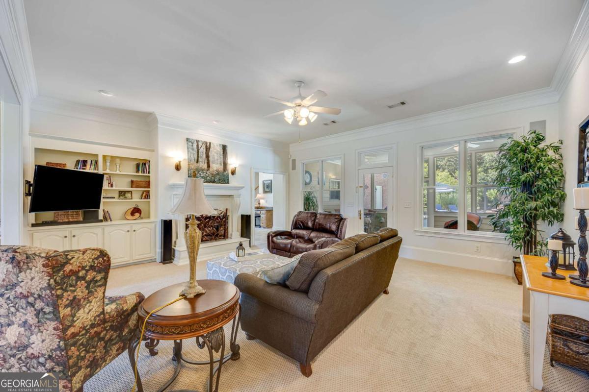 1885 Silver Oak Drive Property Photo 10