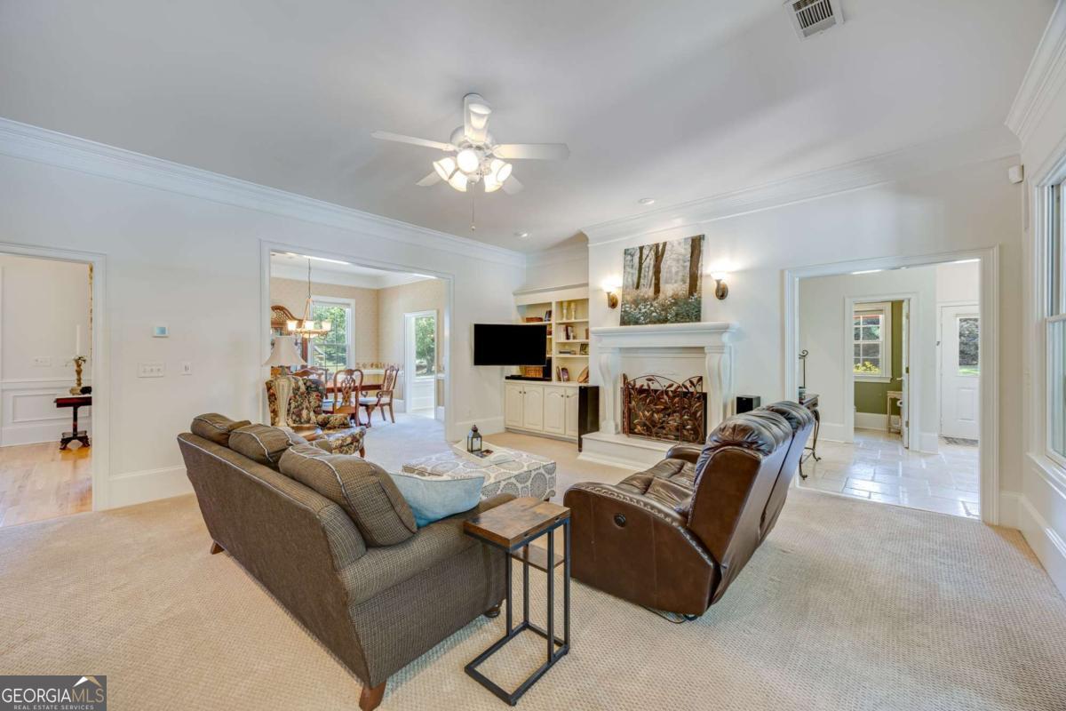 1885 Silver Oak Drive Property Photo 11