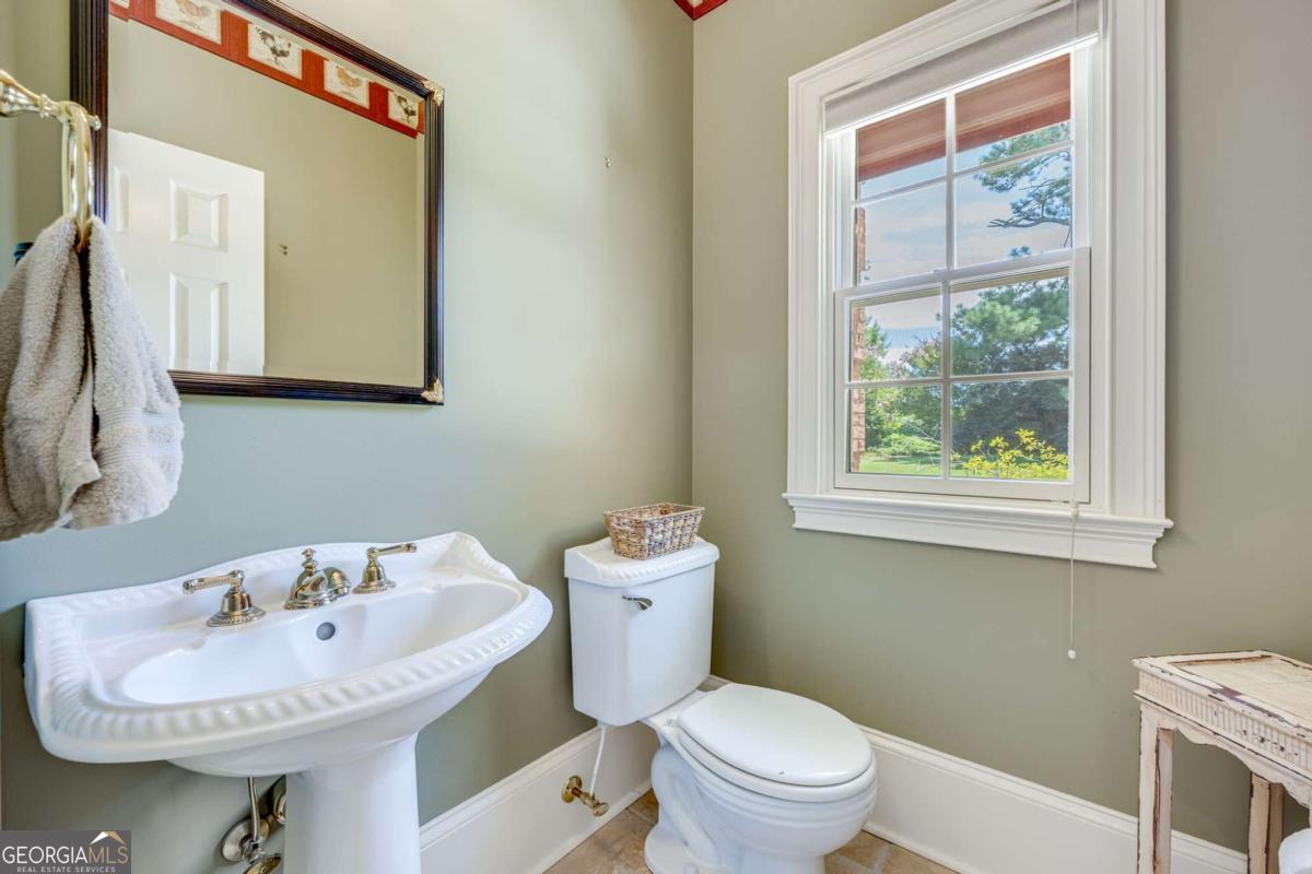1885 Silver Oak Drive Property Photo 16
