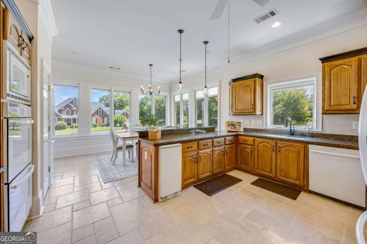 1885 Silver Oak Drive Property Photo 19
