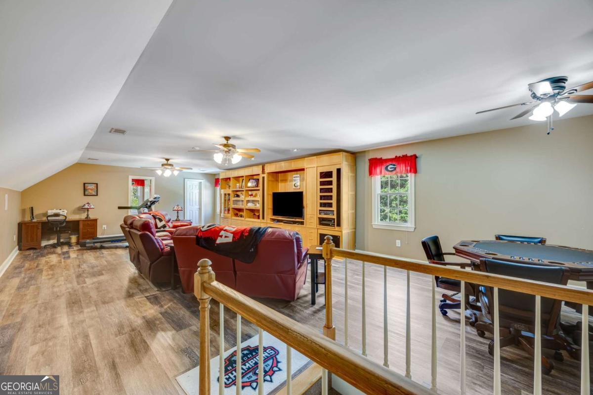 1885 Silver Oak Drive Property Photo 33