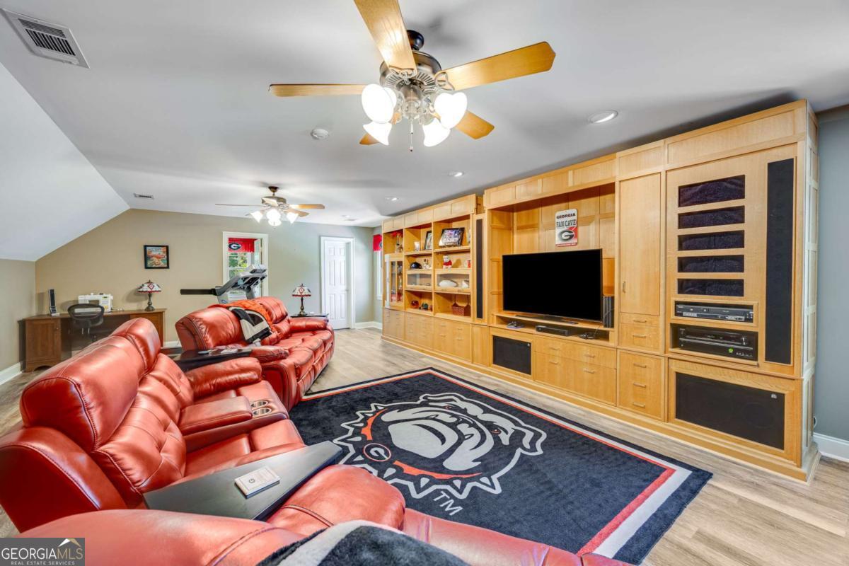 1885 Silver Oak Drive Property Photo 34