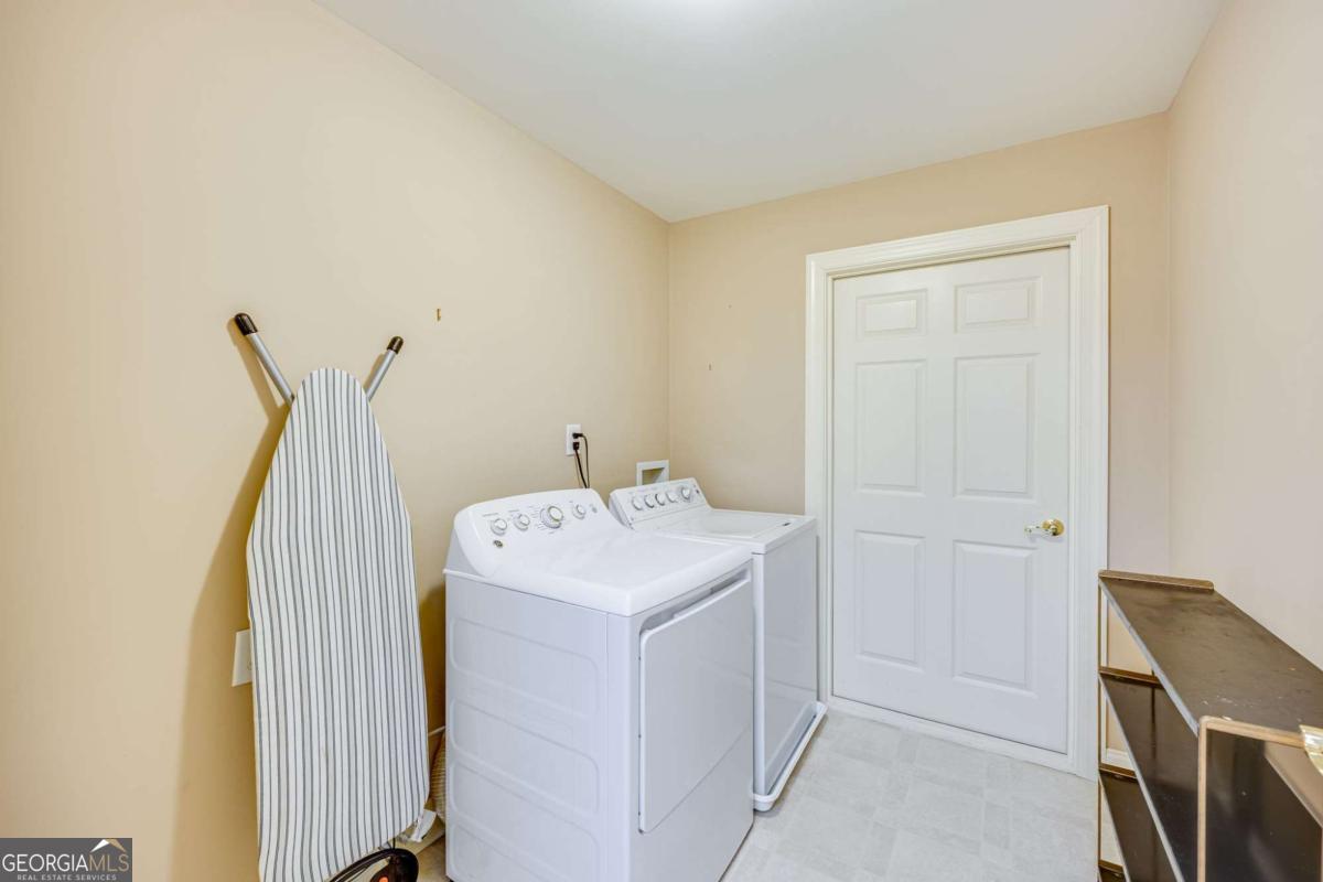 1885 Silver Oak Drive Property Photo 43