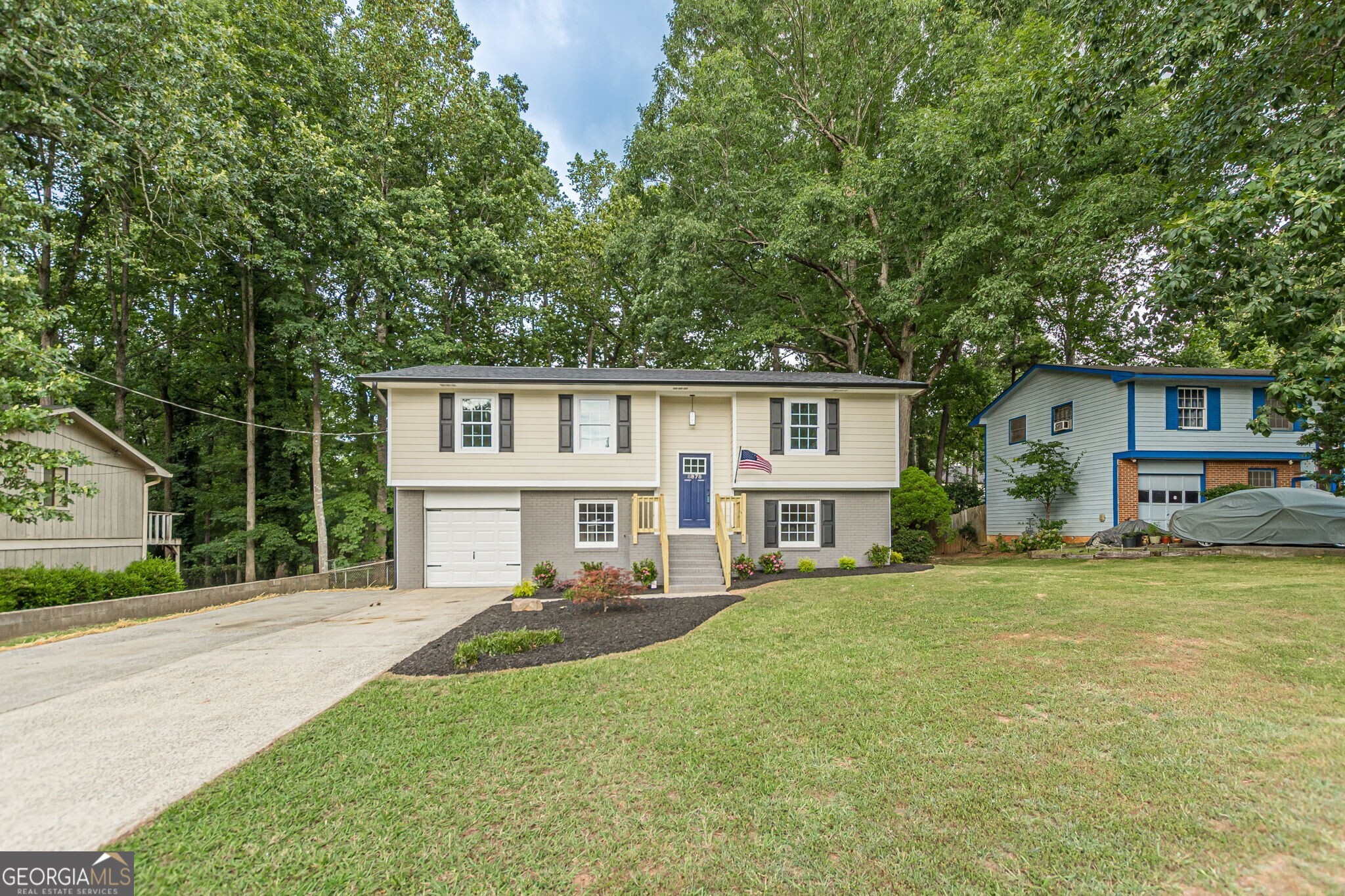8878 Raven Drive Property Photo 1