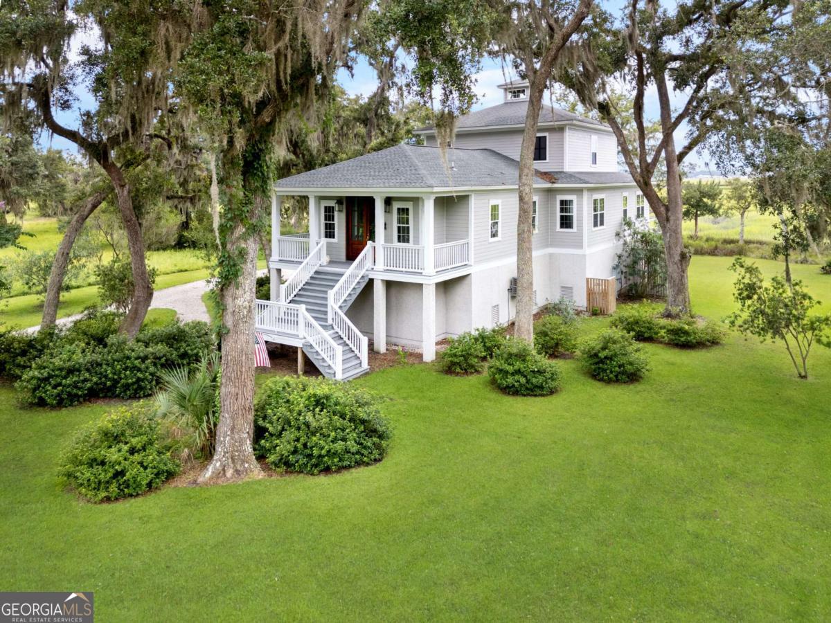 3217 Coopers Point Drive Ne Property Photo 1