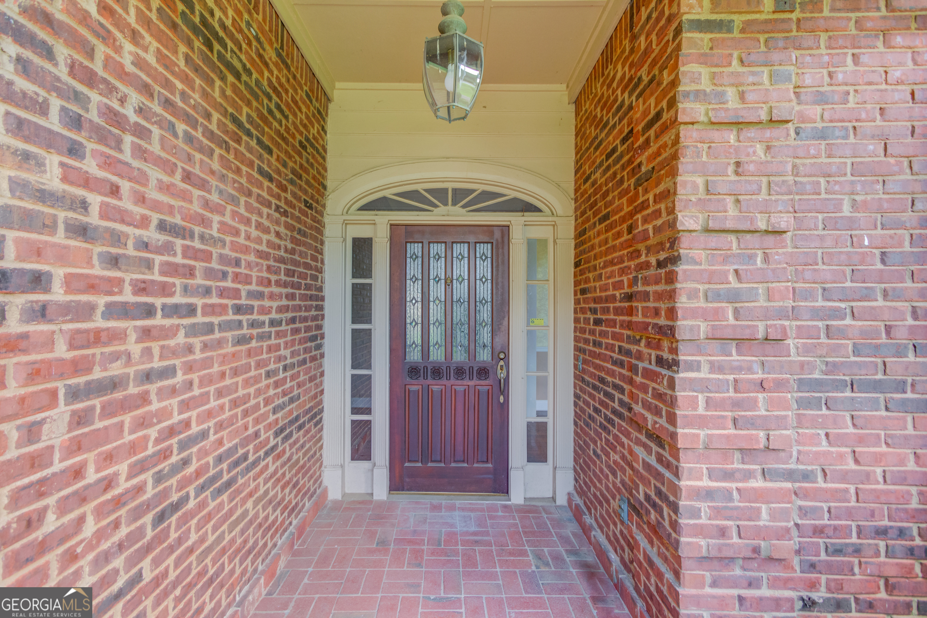 5270 Skidaway Drive Property Photo 4