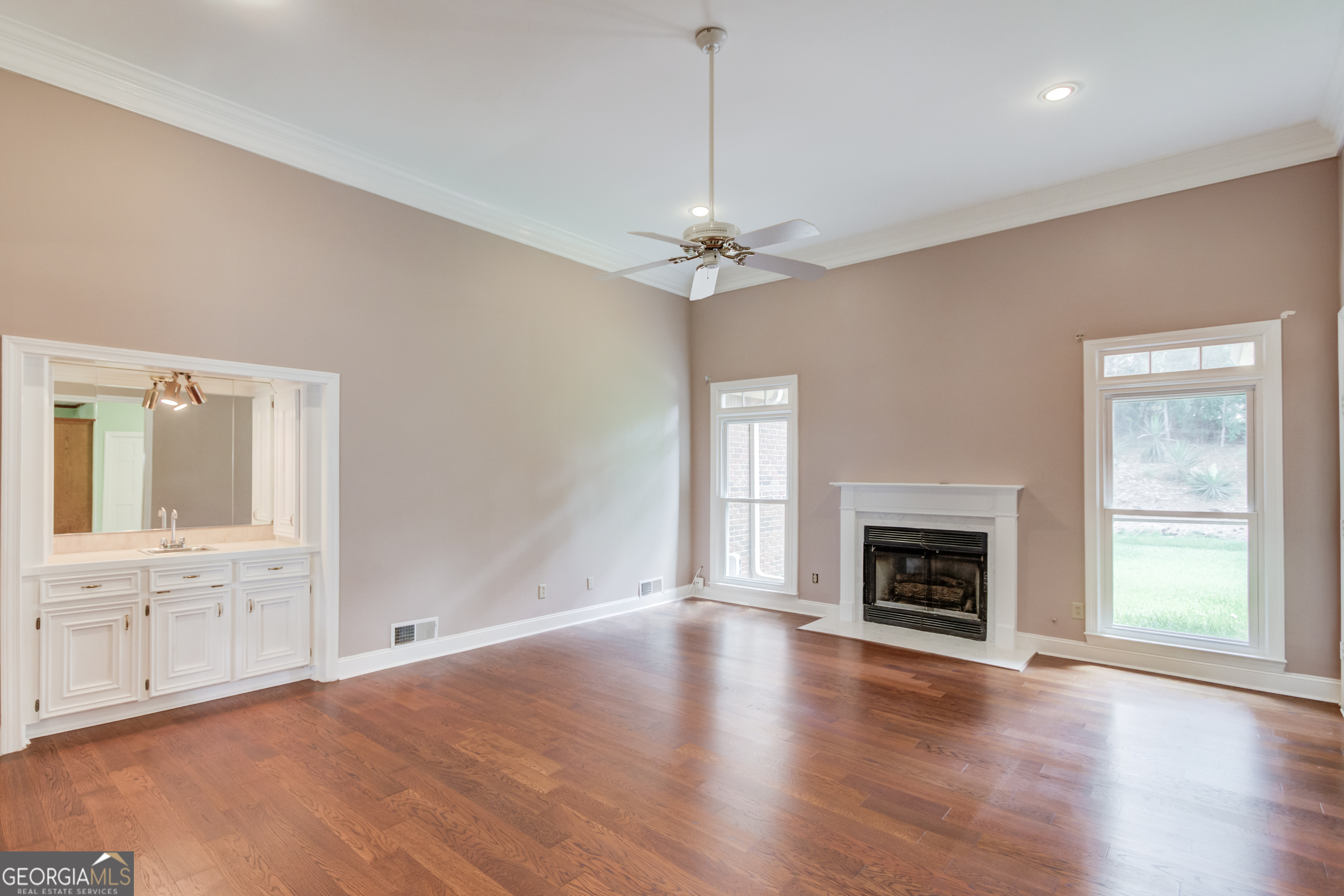 5270 Skidaway Drive Property Photo 9
