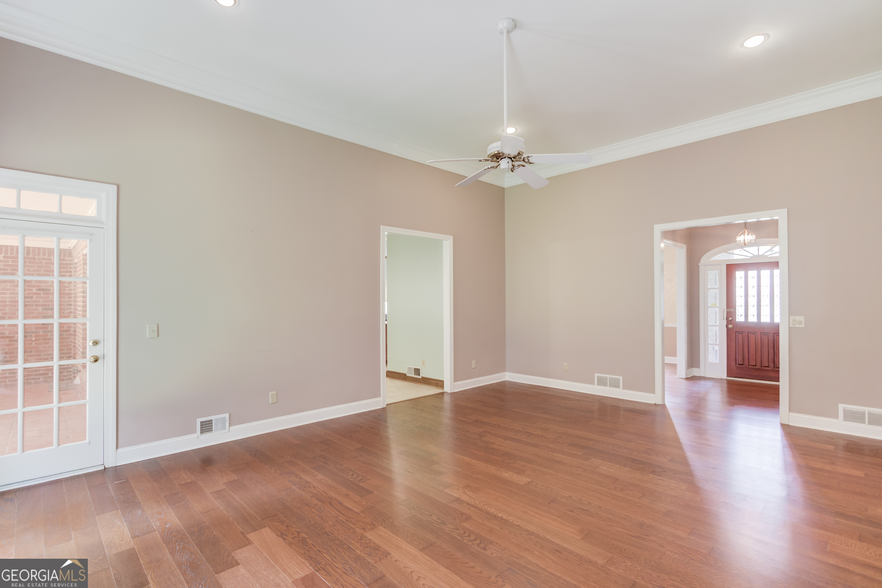 5270 Skidaway Drive Property Photo 11