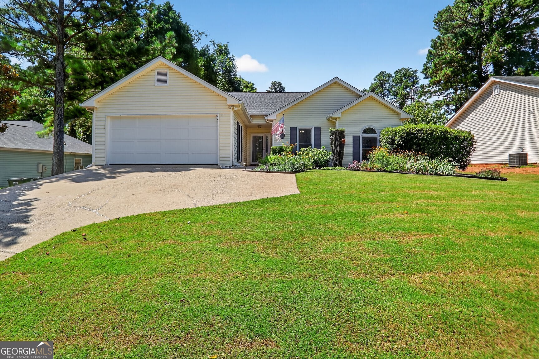 2555 Lakeview Trail Property Photo 1