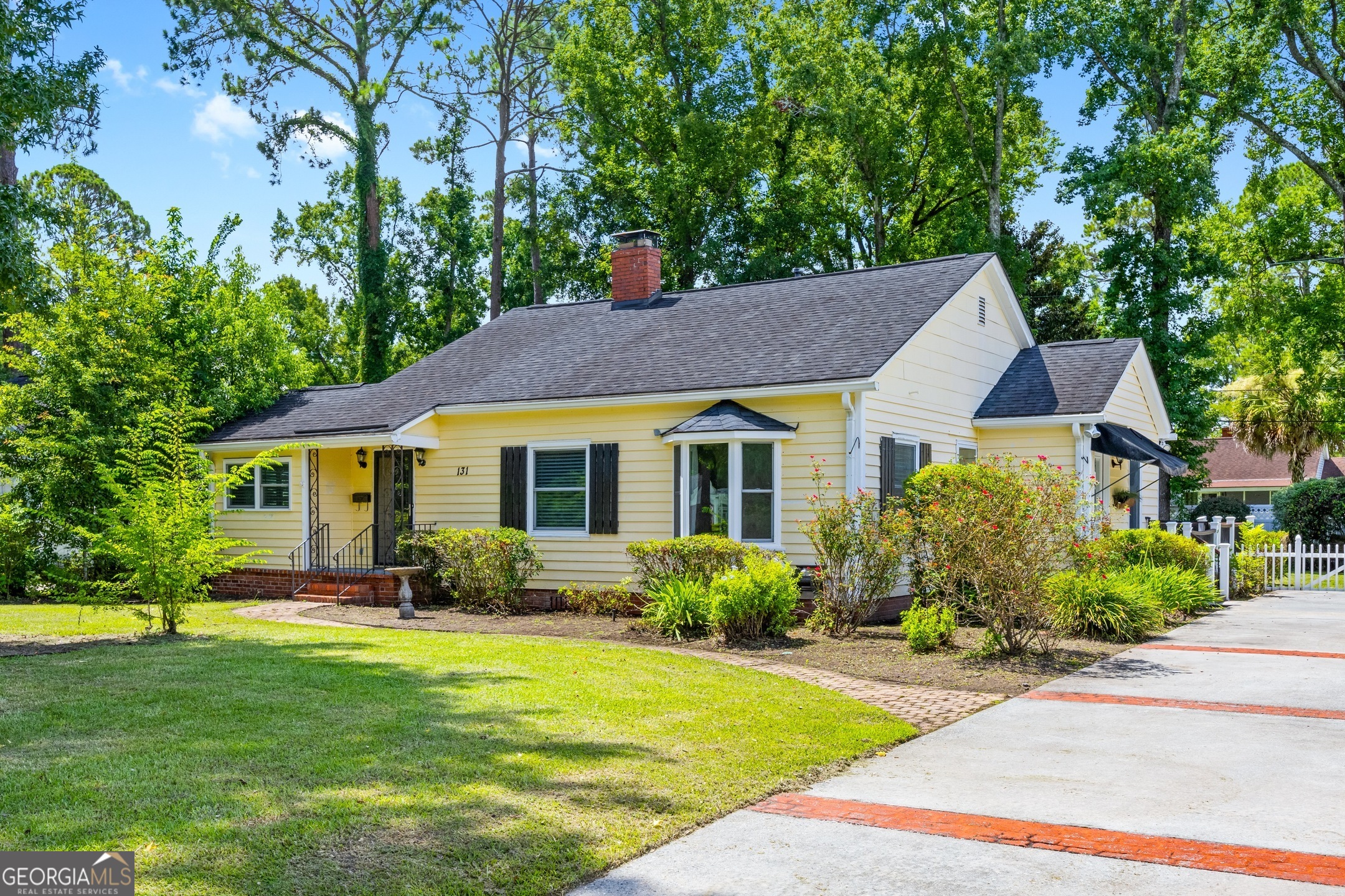 131 Columbus Drive Property Photo 1