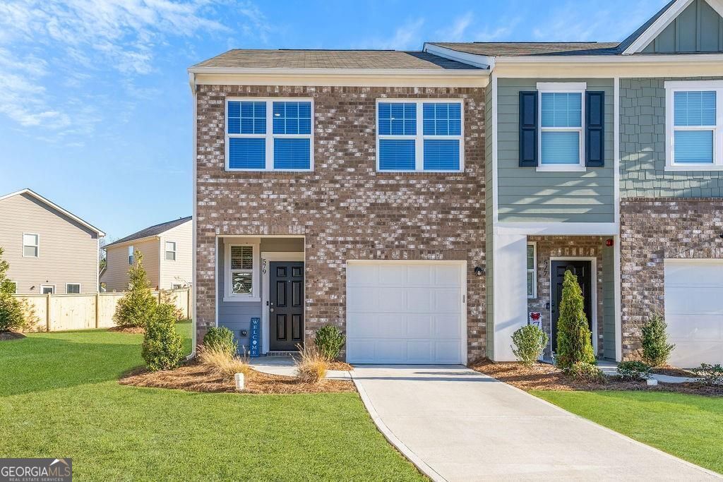 579 Magnolia Circle Property Photo 1