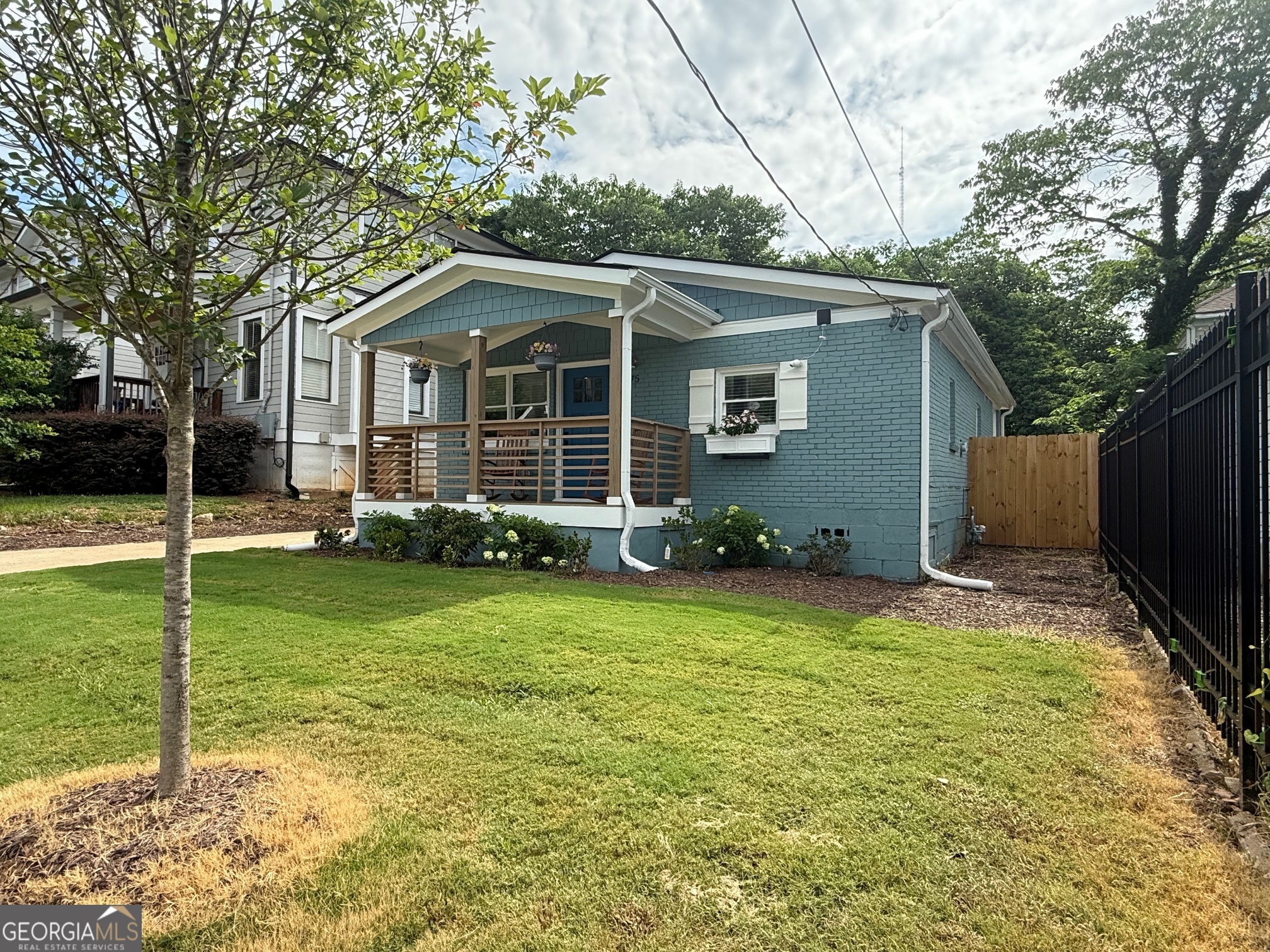 75 Mayson Avenue Property Photo 1