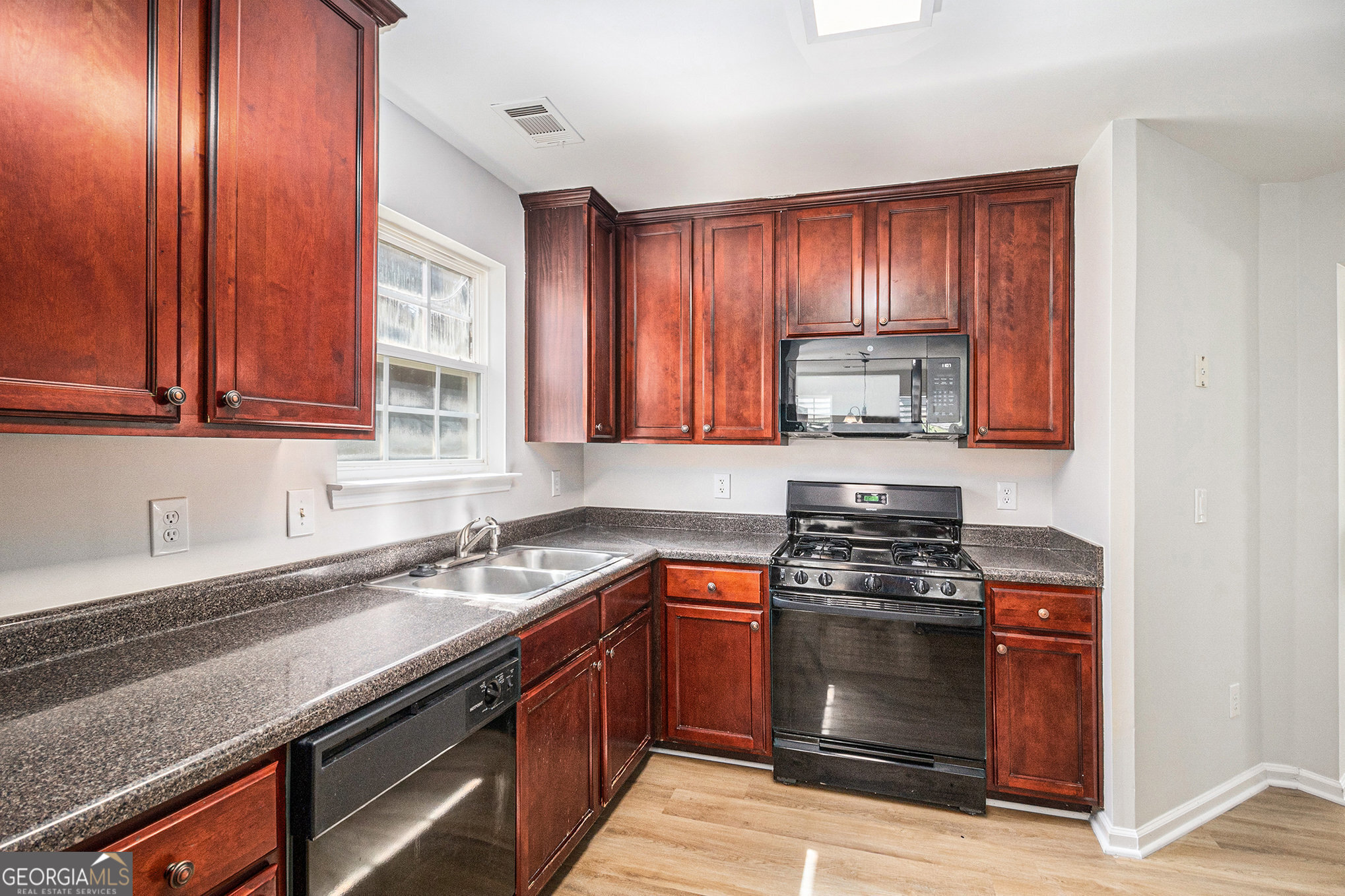 205 Stone Ridge Way Property Photo 10