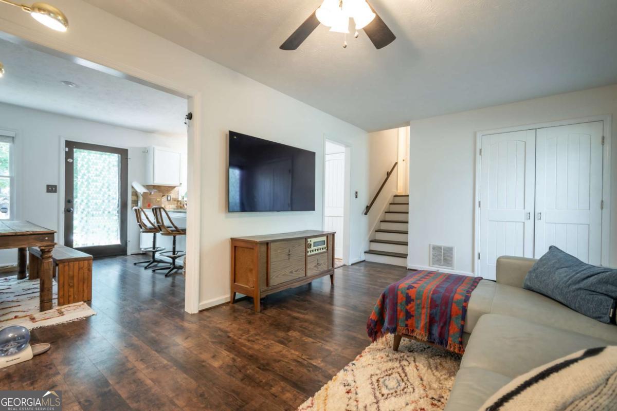 210 Tall Tree Road Property Photo 4