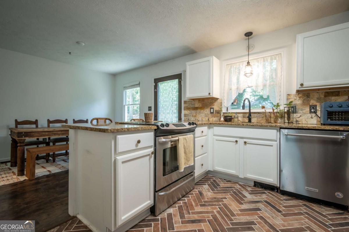 210 Tall Tree Road Property Photo 8