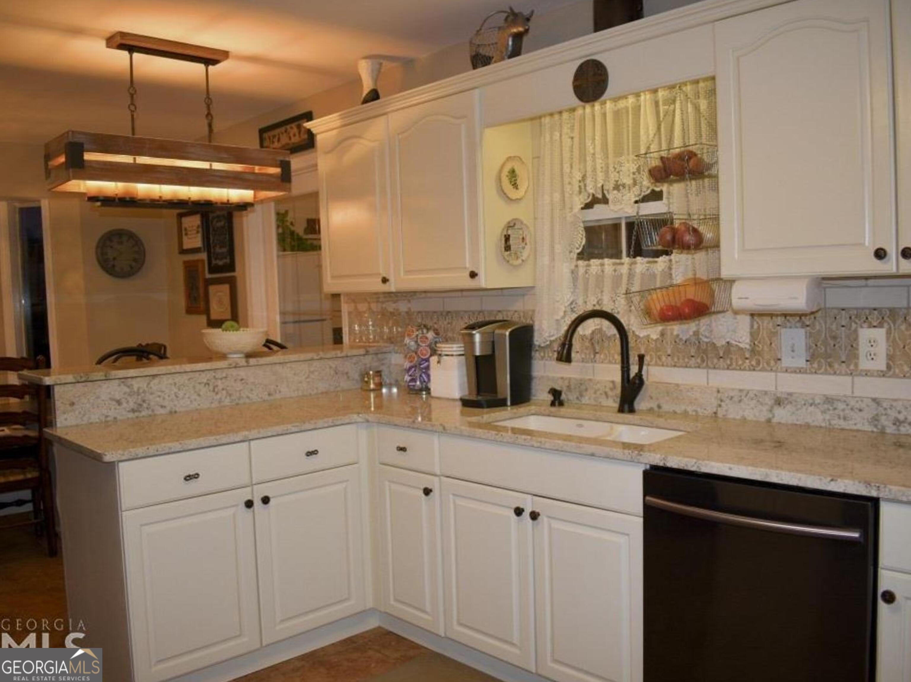 1599 Lower River Road Property Photo 3