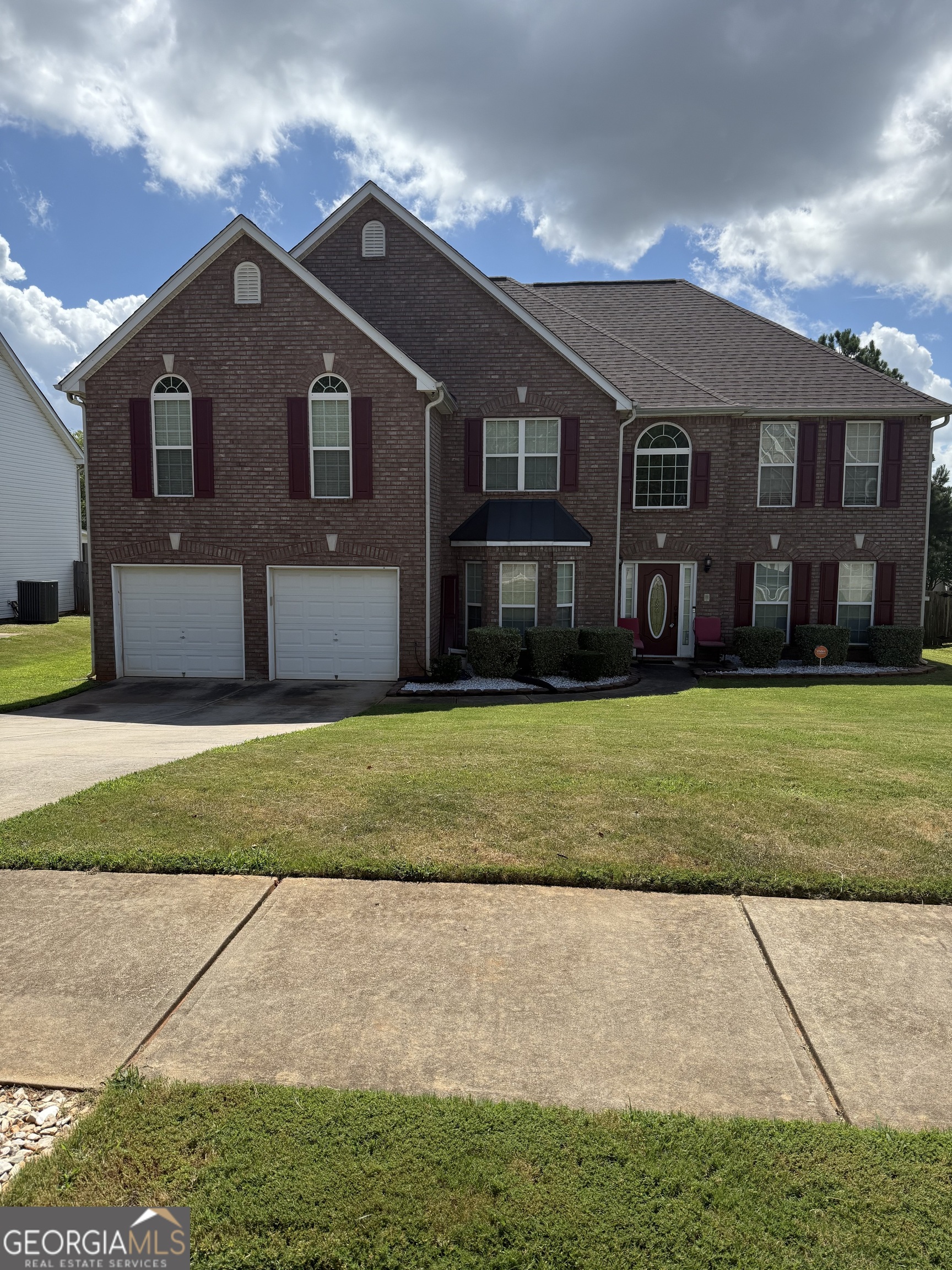 1158 Folkstone Drive Property Photo 1
