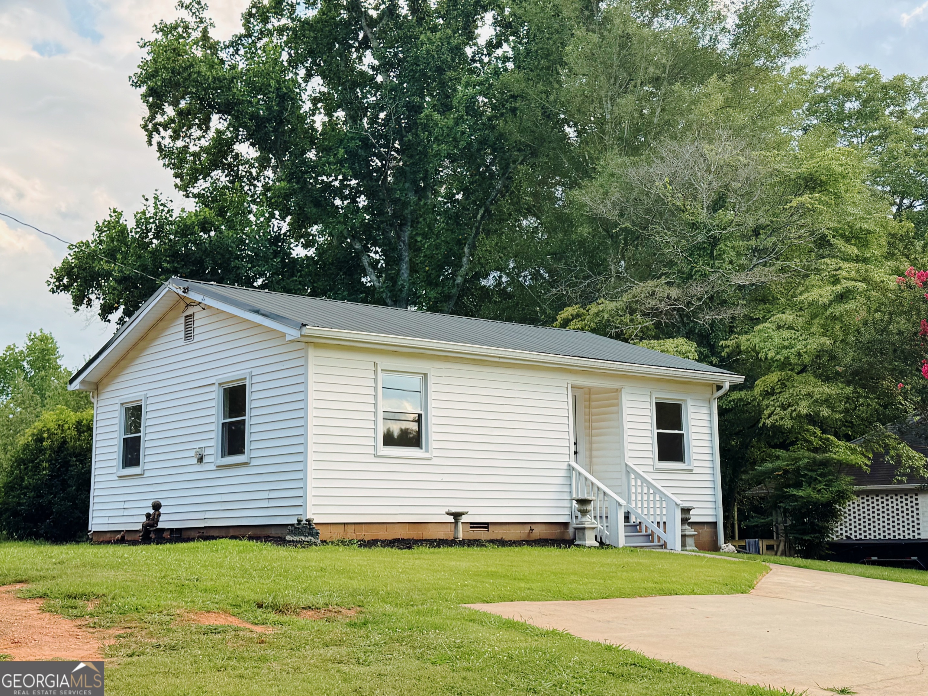 516 Kelly Mill Road Property Photo 1