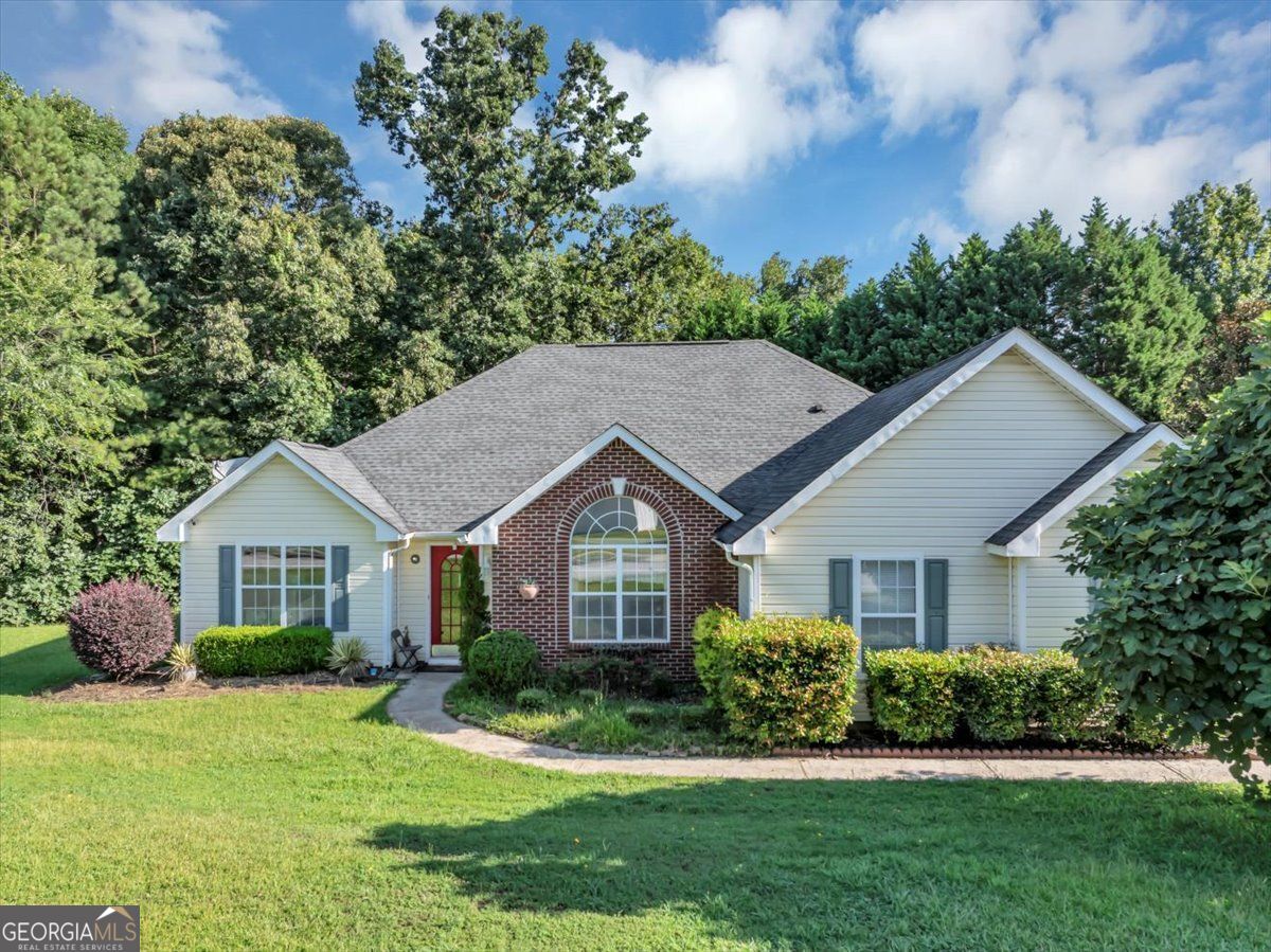 117 Titan Road Property Photo 1
