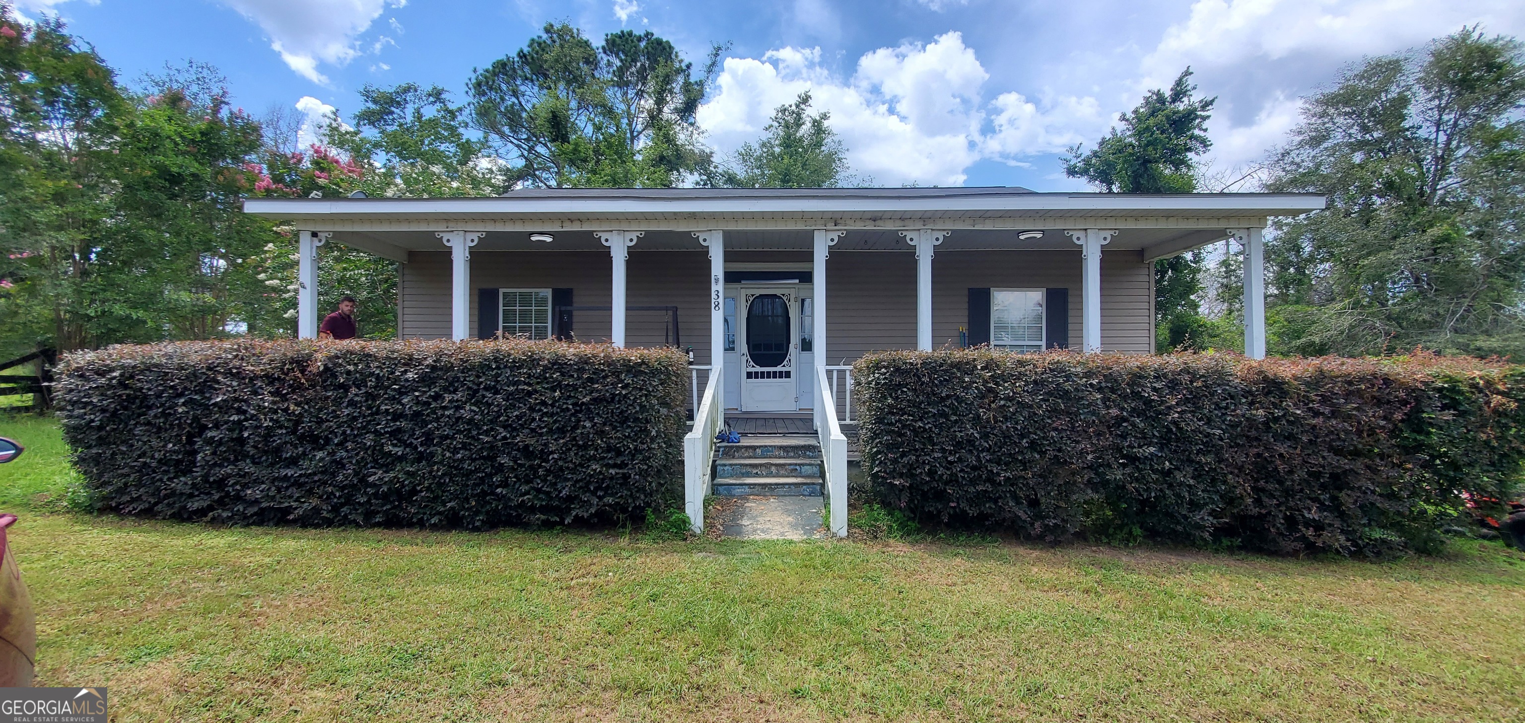 38 W Highway 46 Property Photo 1