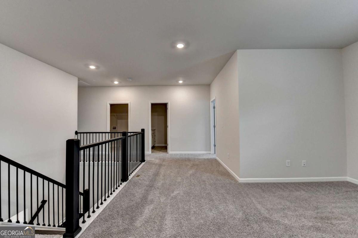 2121 Landsburg Way Property Photo 18