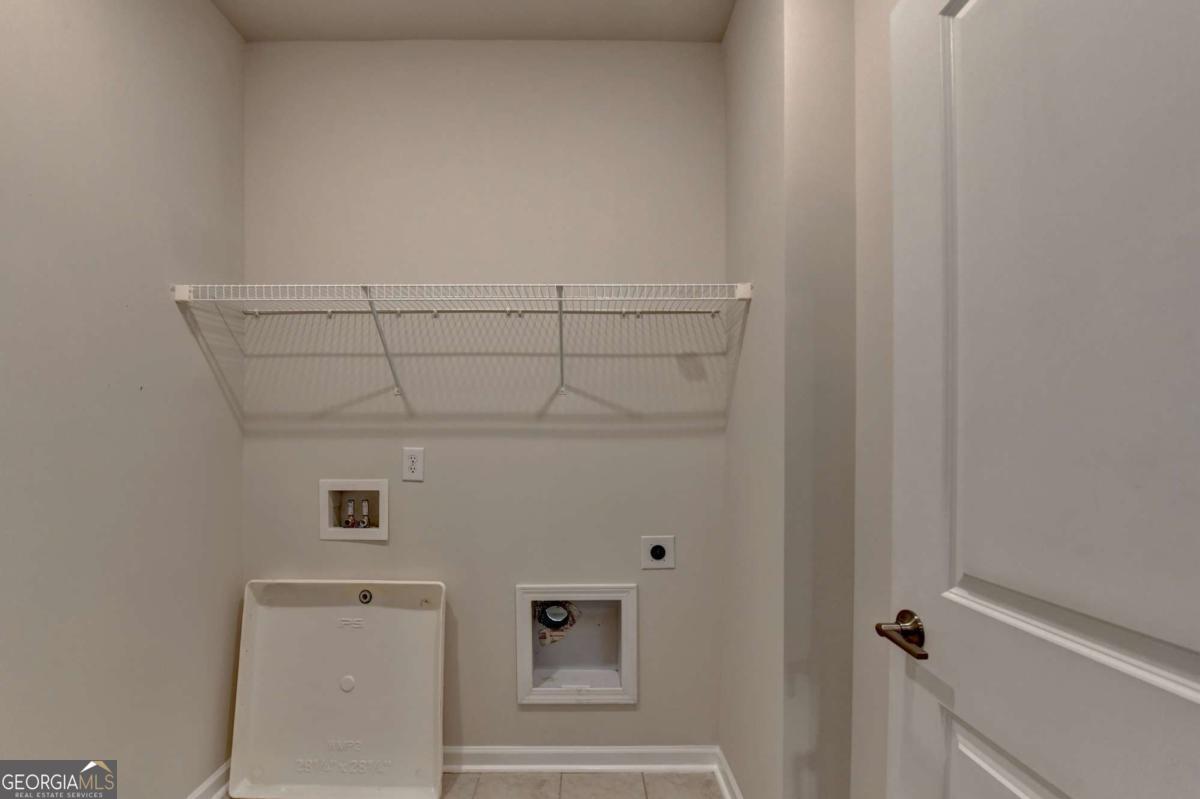 2121 Landsburg Way Property Photo 23