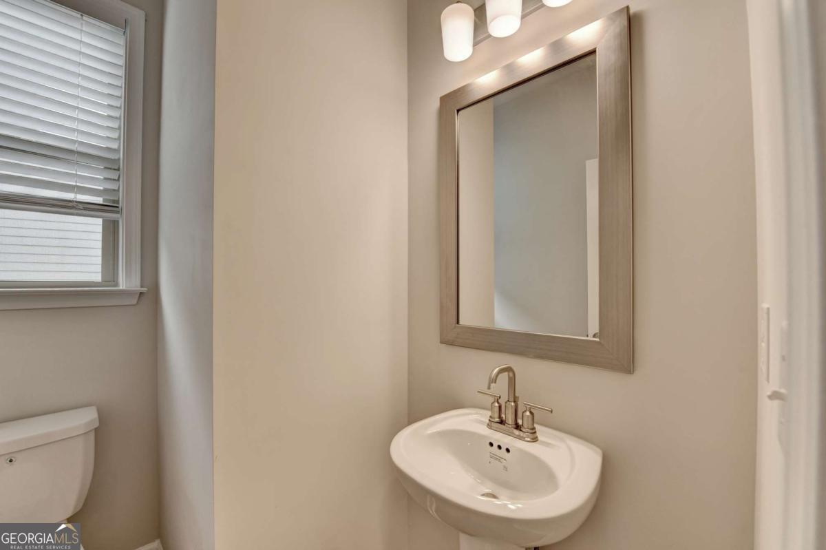 2121 Landsburg Way Property Photo 33