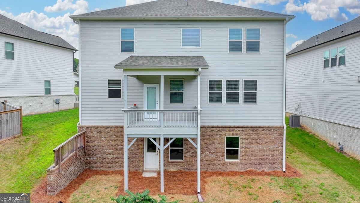 2121 Landsburg Way Property Photo 37
