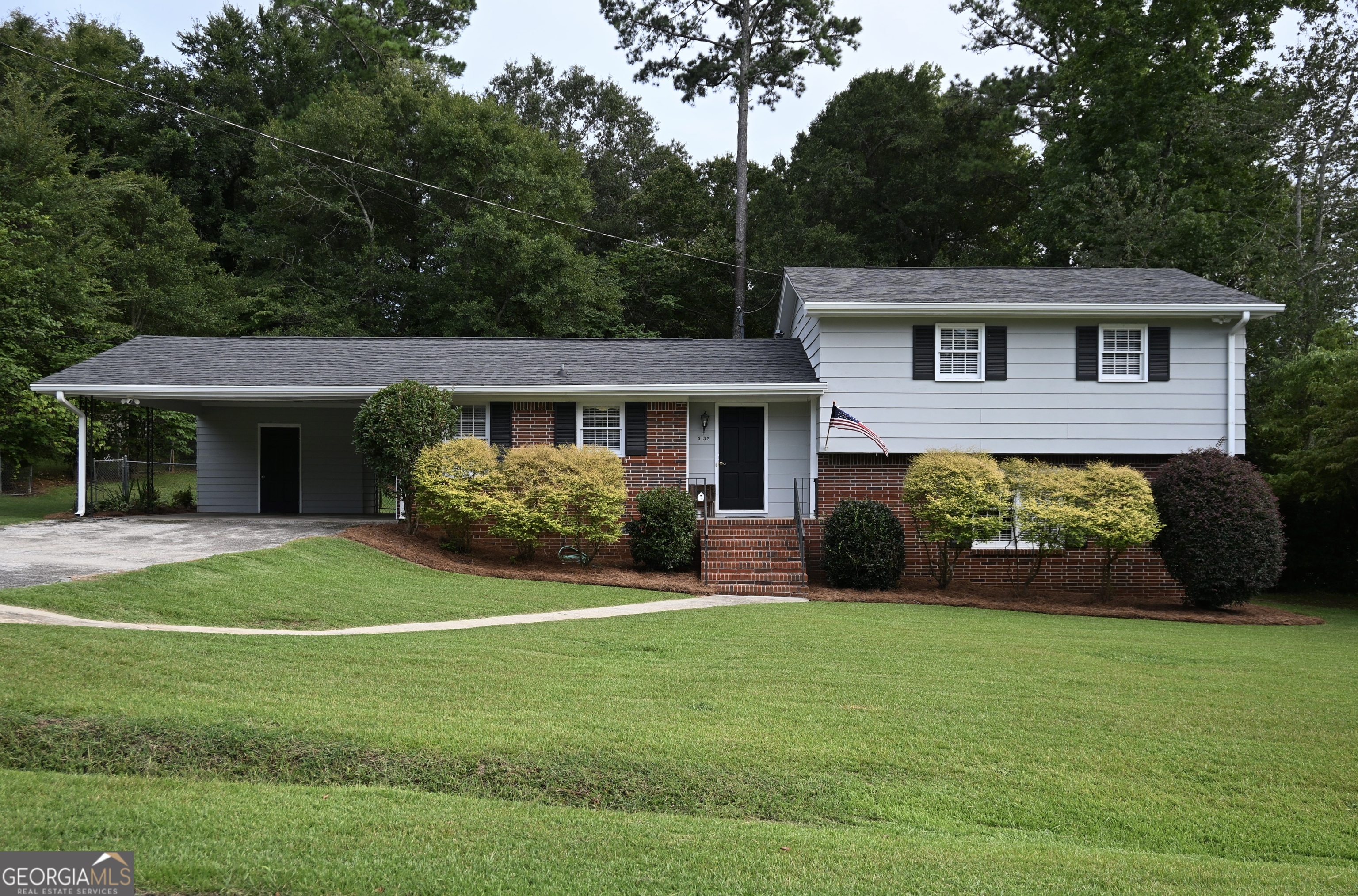 5132 Forest Drive Se Property Photo 1