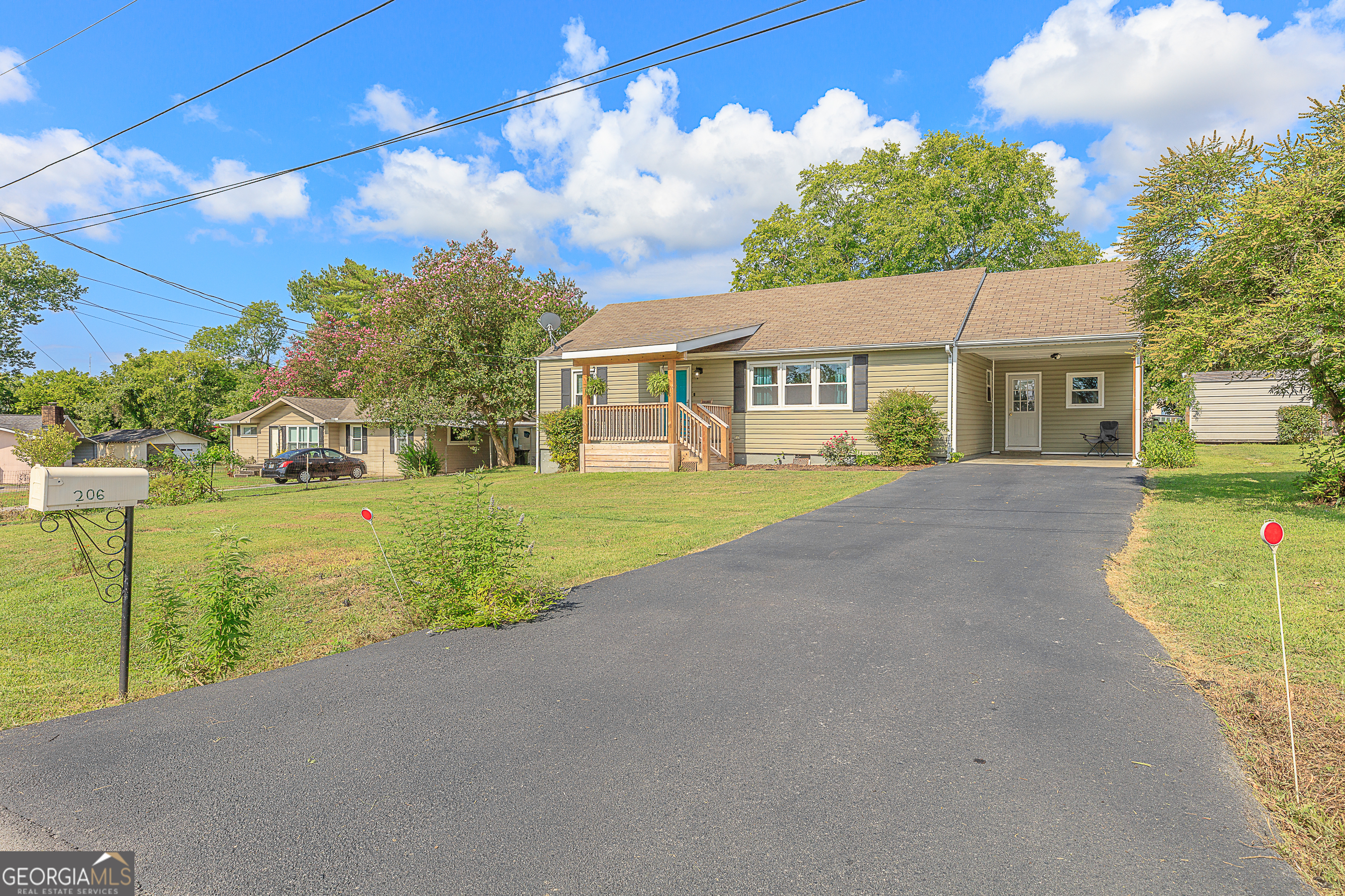 206 Roberts Drive Property Photo 1