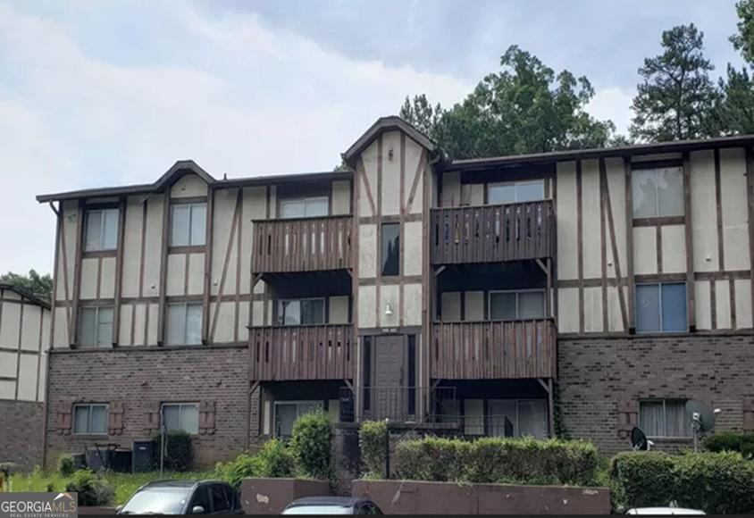 1505 Camelot Drive Property Photo 1