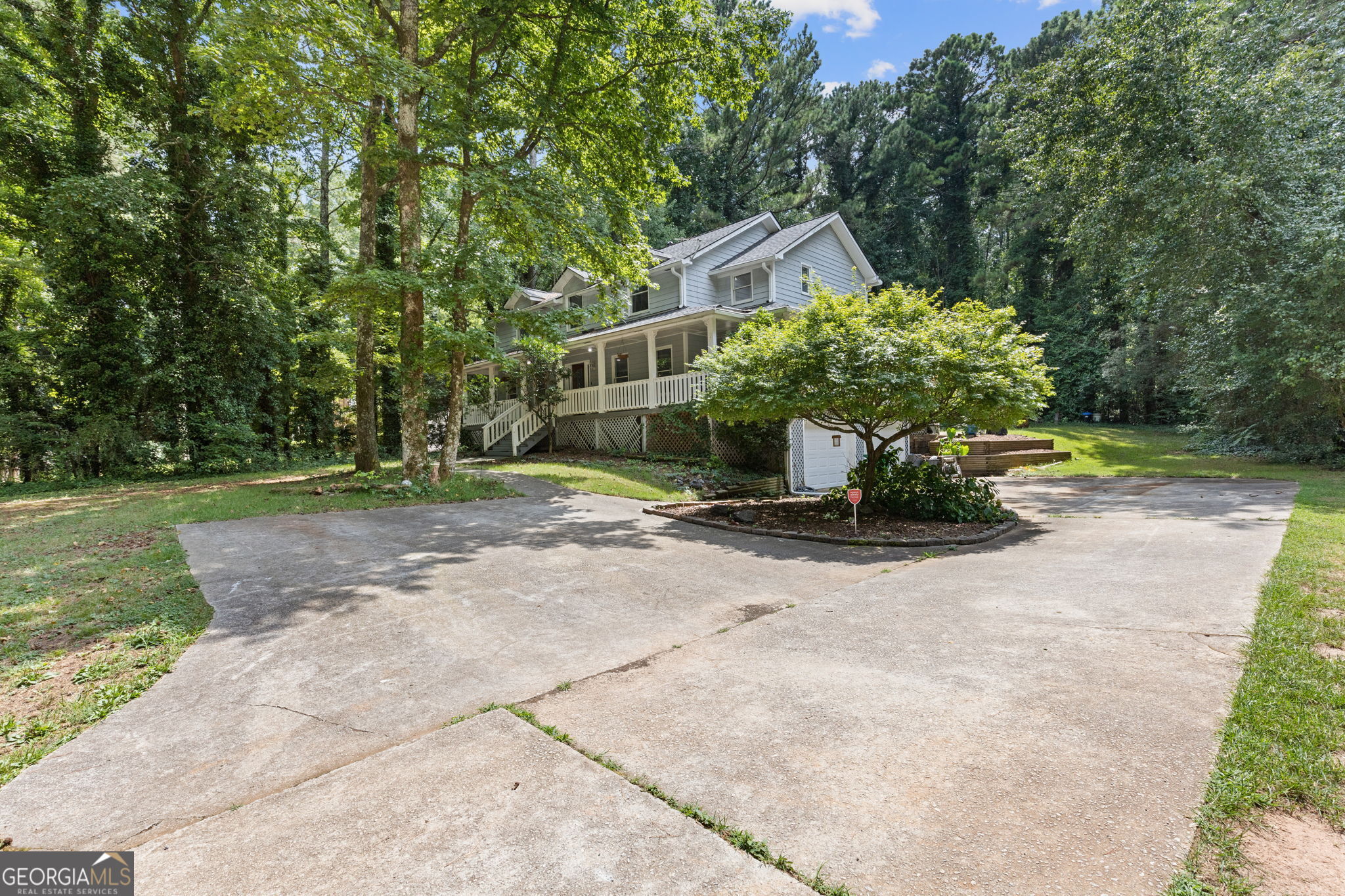 742 Mountain View Drive Property Photo 4