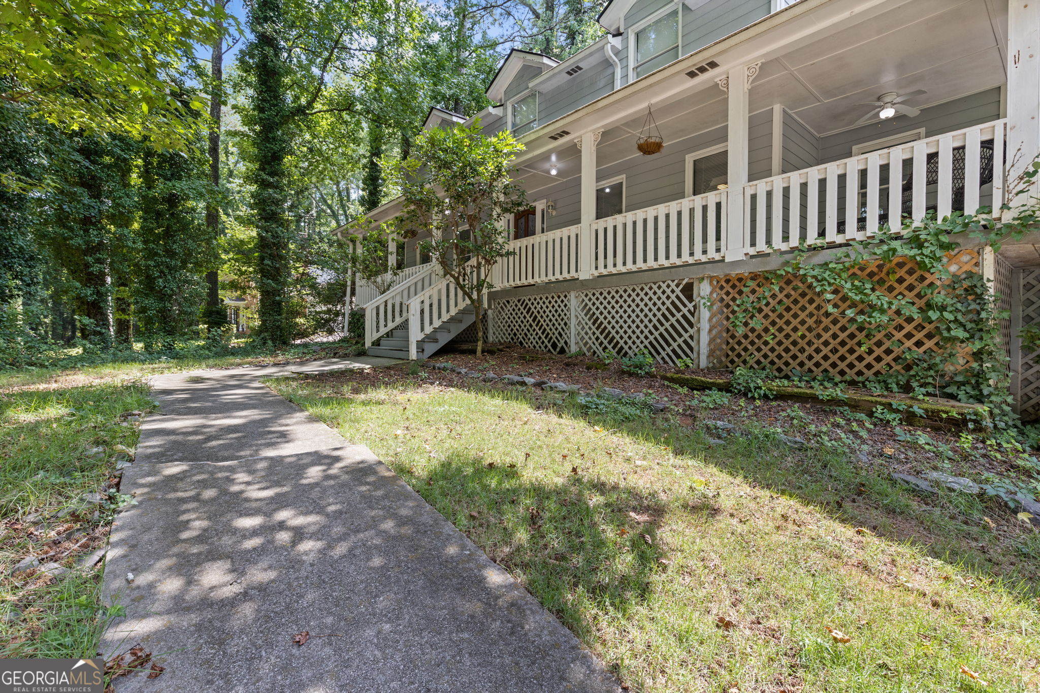 742 Mountain View Drive Property Photo 6